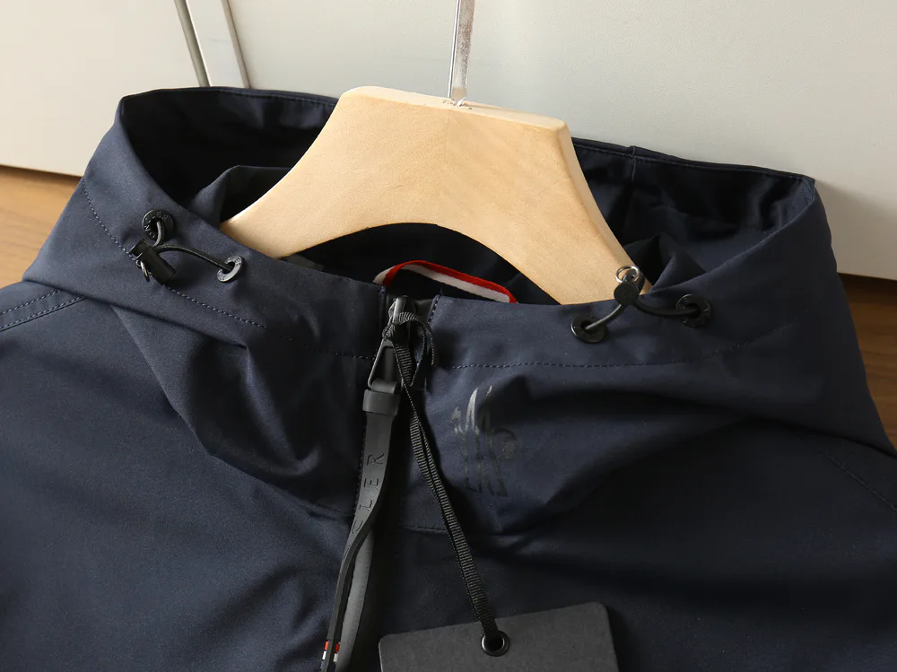 Куртки И Пуховики Мужские Moncler 4582284