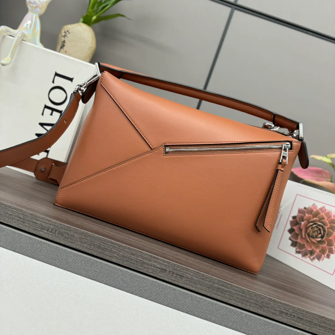 Классические Сумки Женские Loewe 18030373