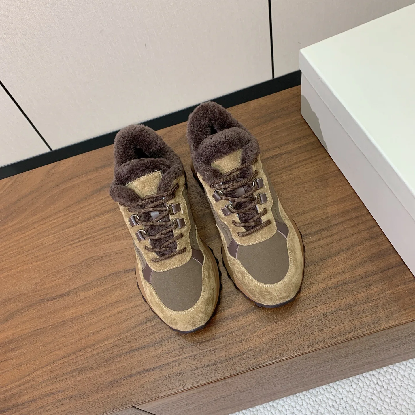 Кроссовки Женские Brunello Cucinelli 19766256