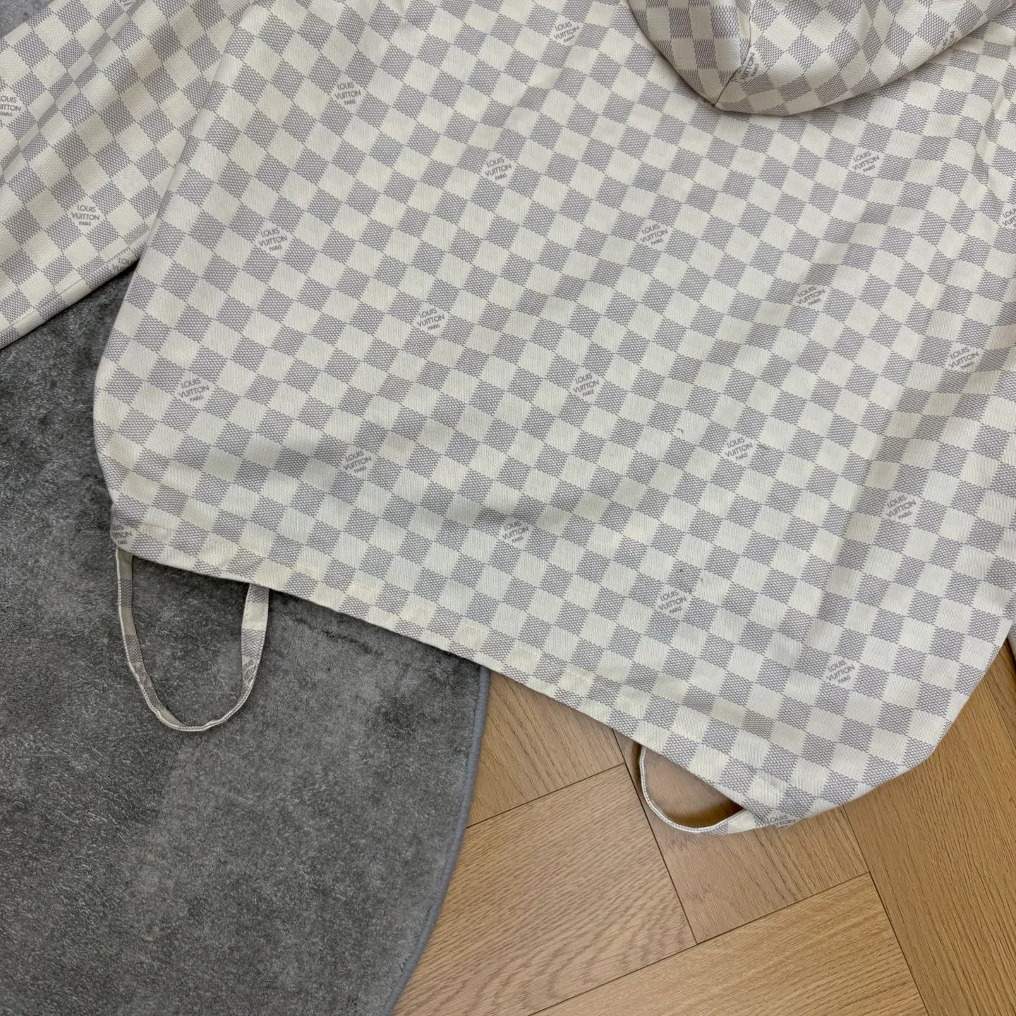 Куртки И Пуховики Женские Louis Vuitton 18348265