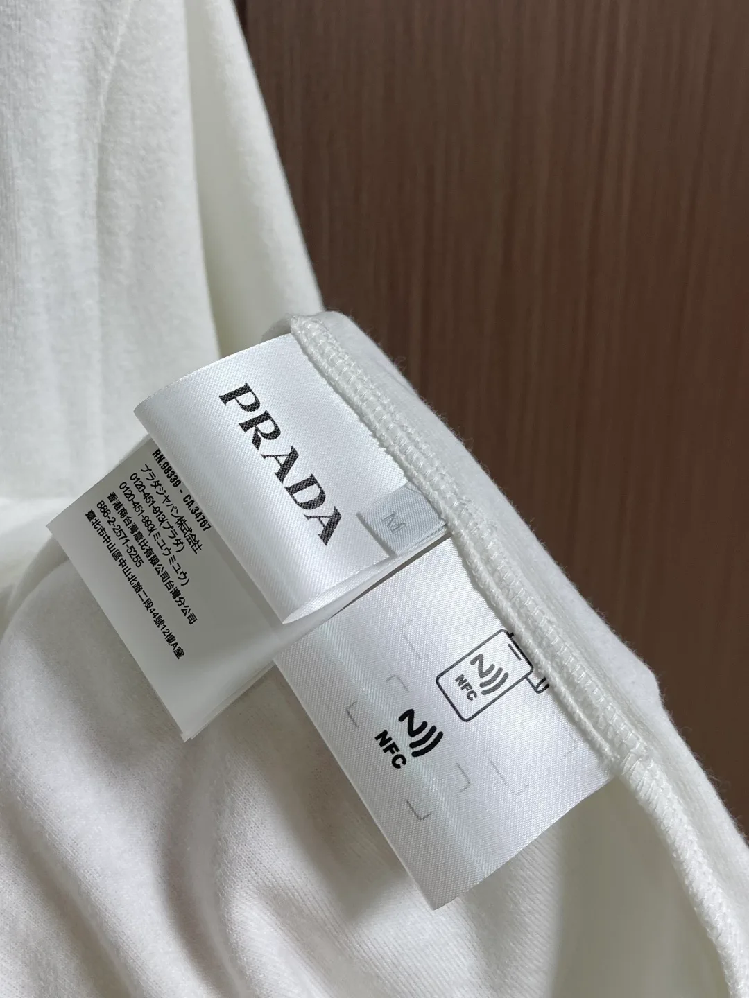 Футболки Женские Prada 18191308