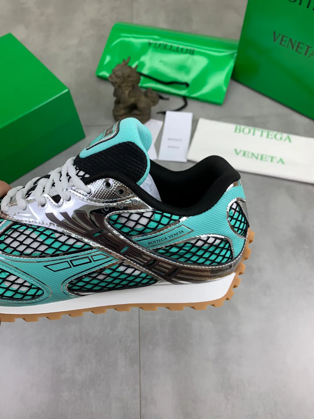 Кроссовки Женские Bottega Veneta 18365171