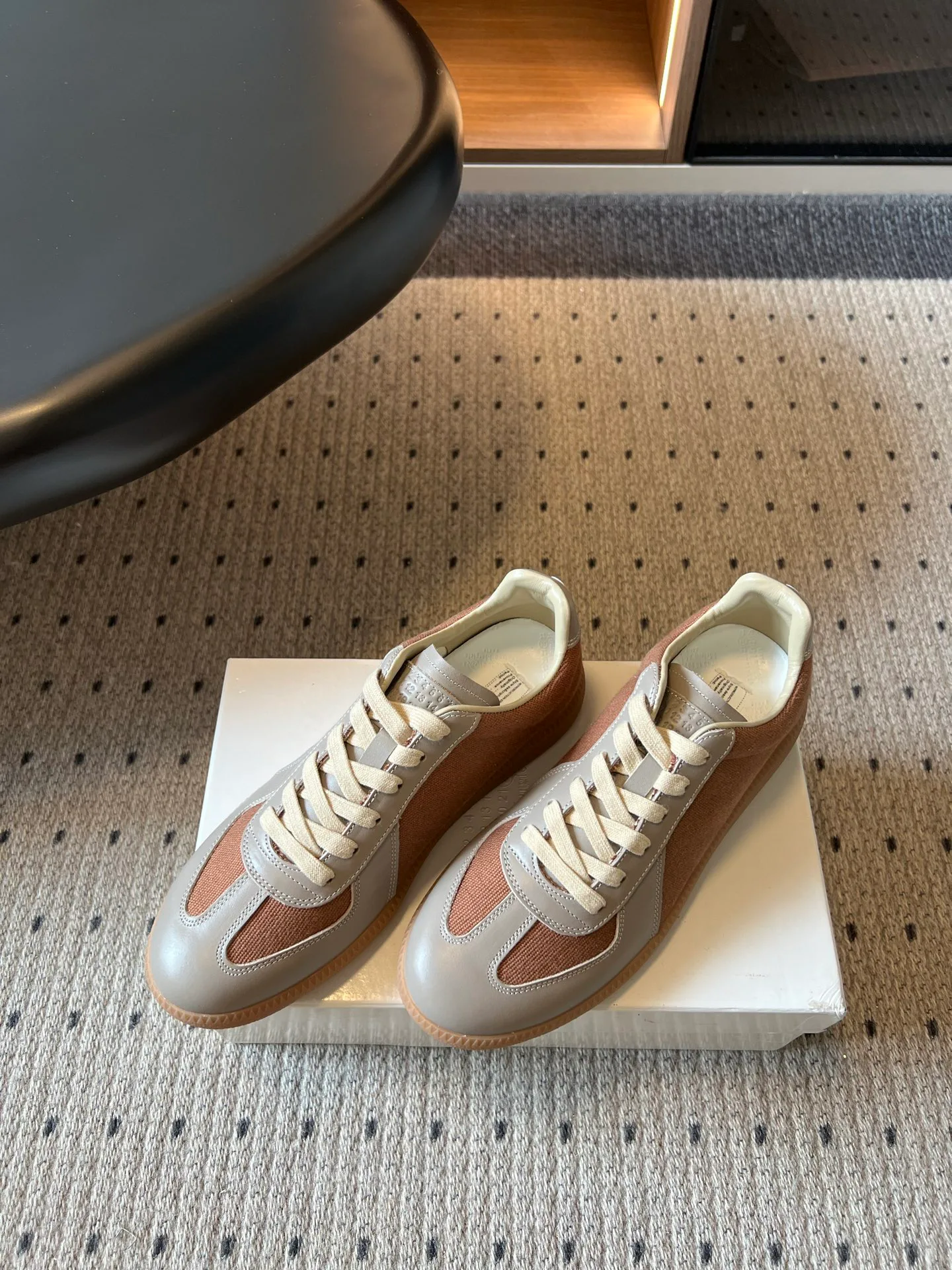 Кроссовки Женские Maison Margiela 17568930