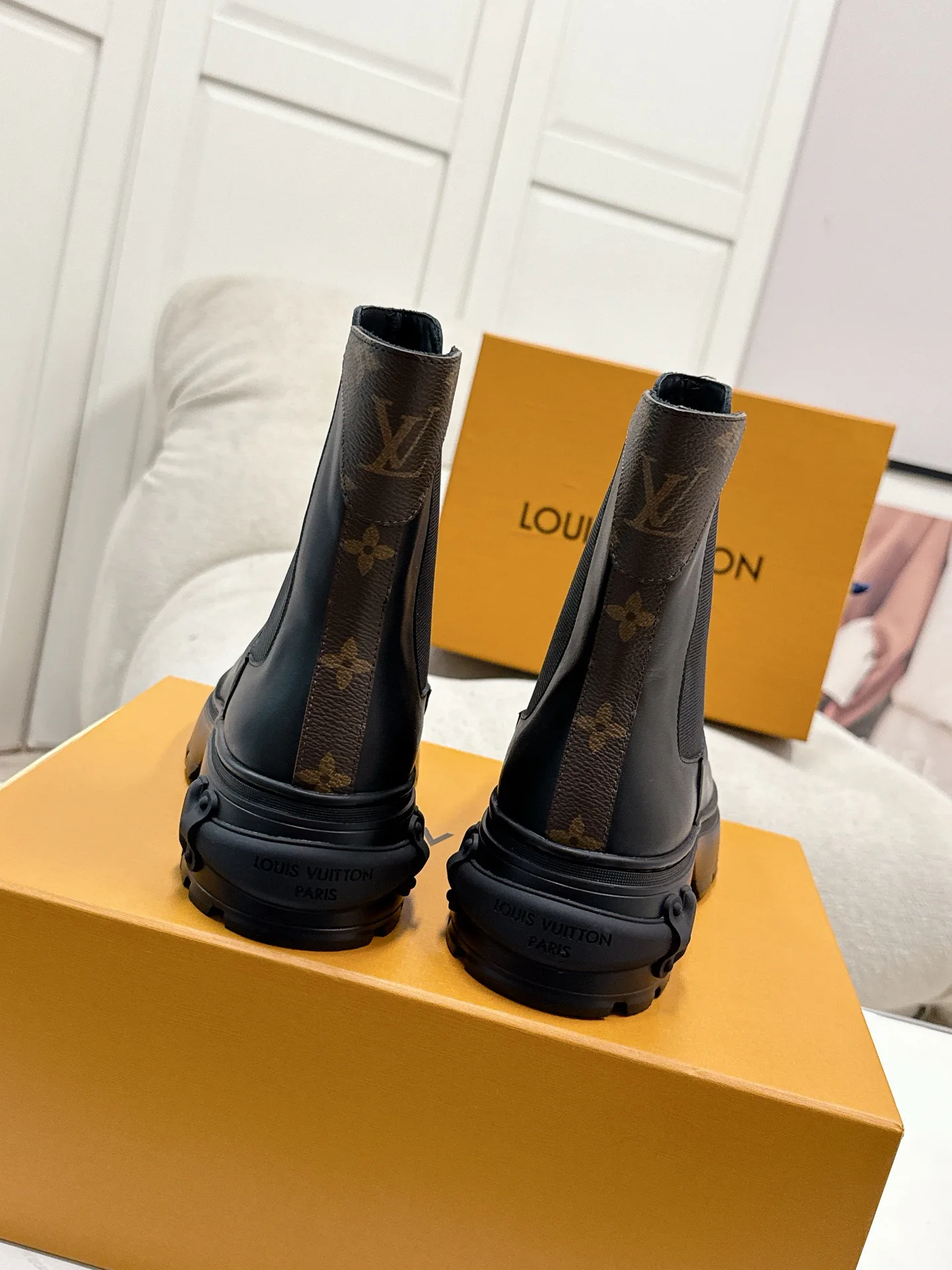 Ботинки Женские Louis Vuitton 1284600