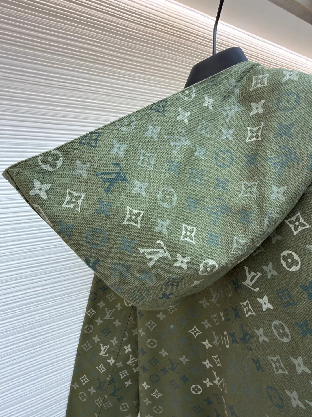 Куртки И Пуховики Мужские Louis Vuitton 1270669