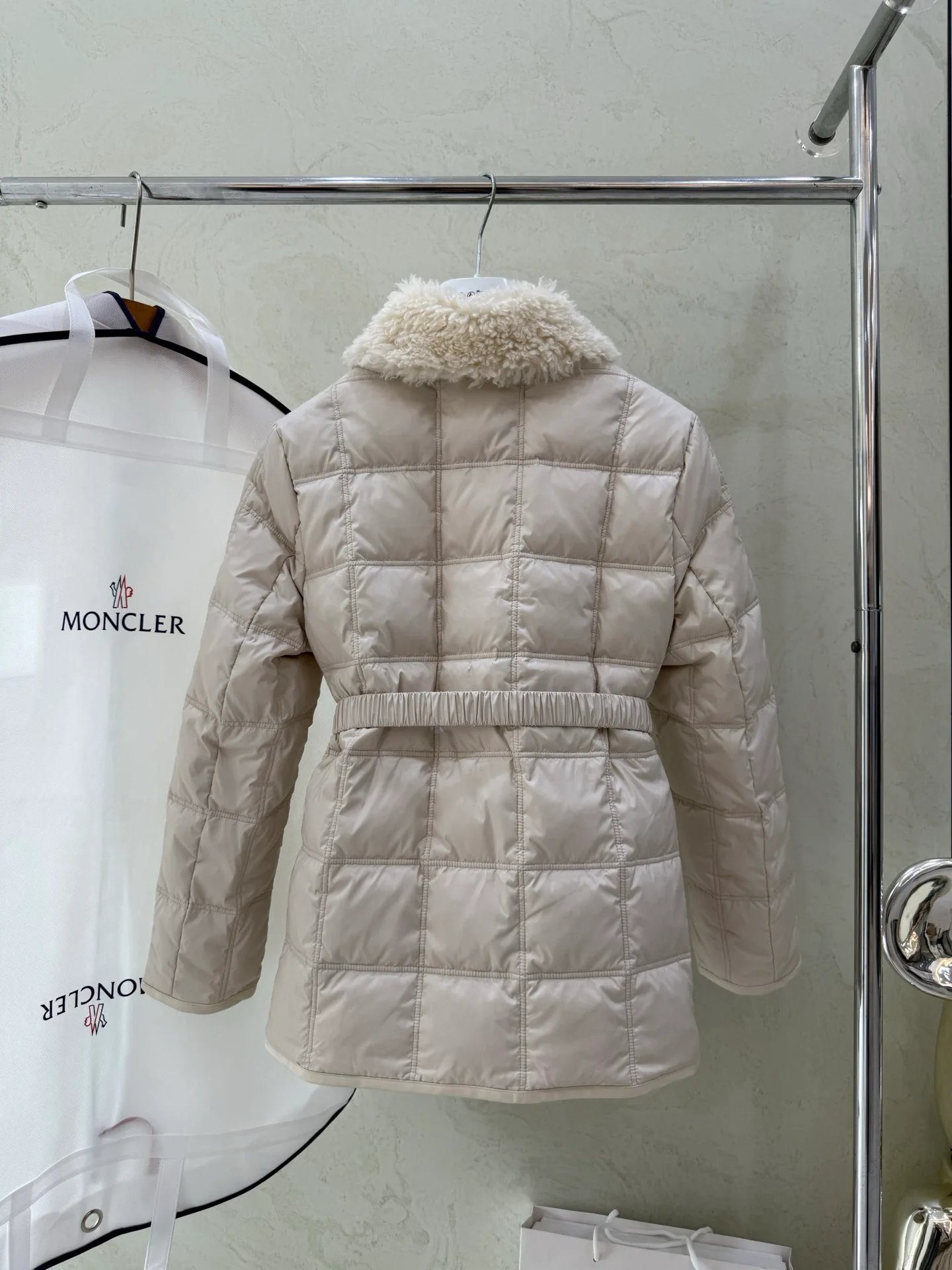 Куртки И Пуховики Мужские Moncler 17937835