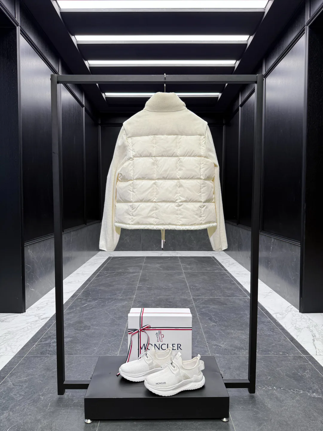 Куртки И Пуховики Женские Moncler 19572758