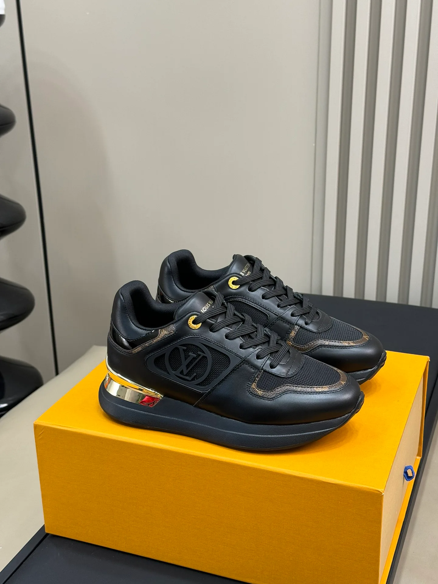 Кроссовки Женские Louis Vuitton 7248