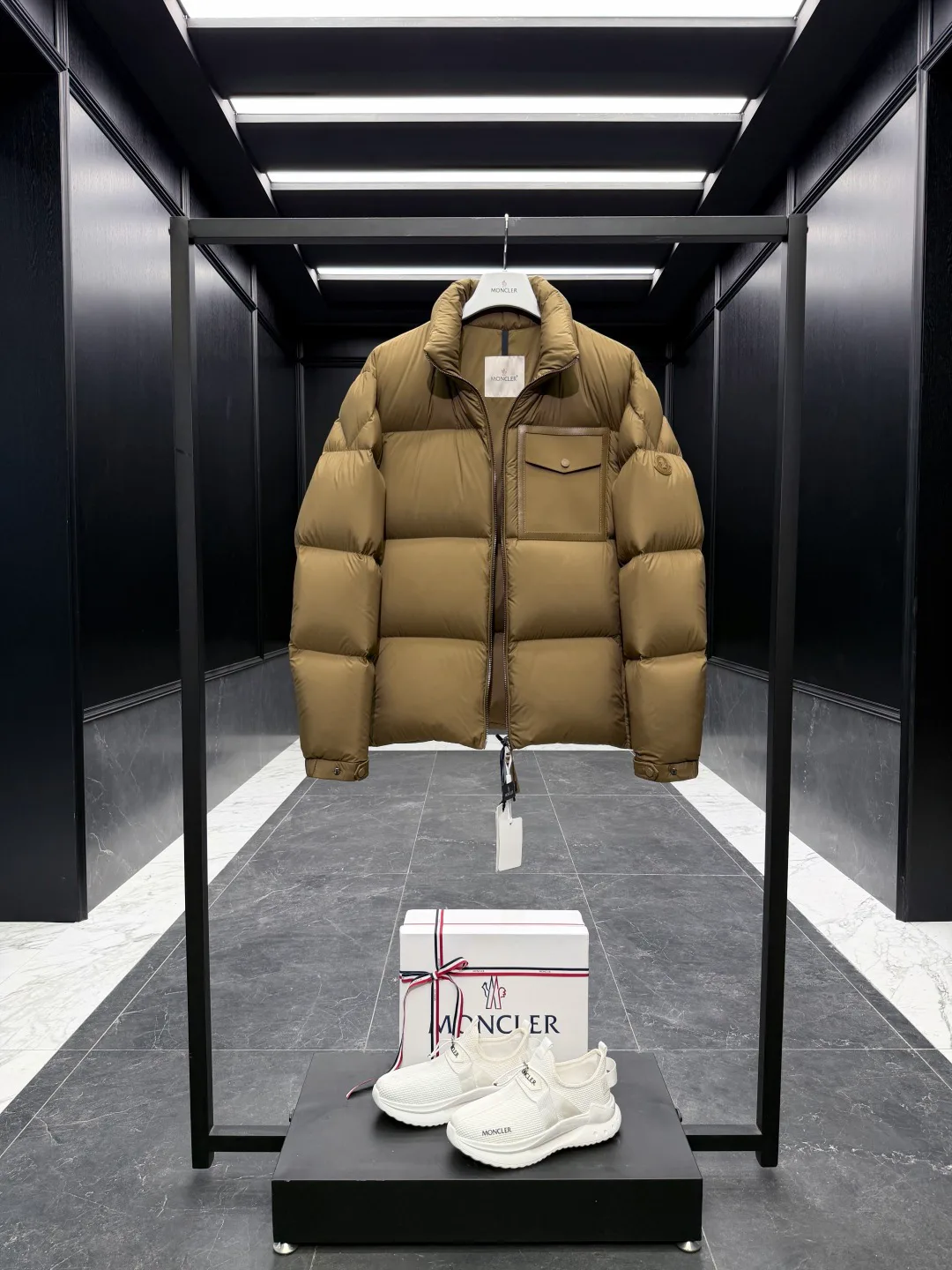 Куртки И Пуховики Мужские Moncler 1283062