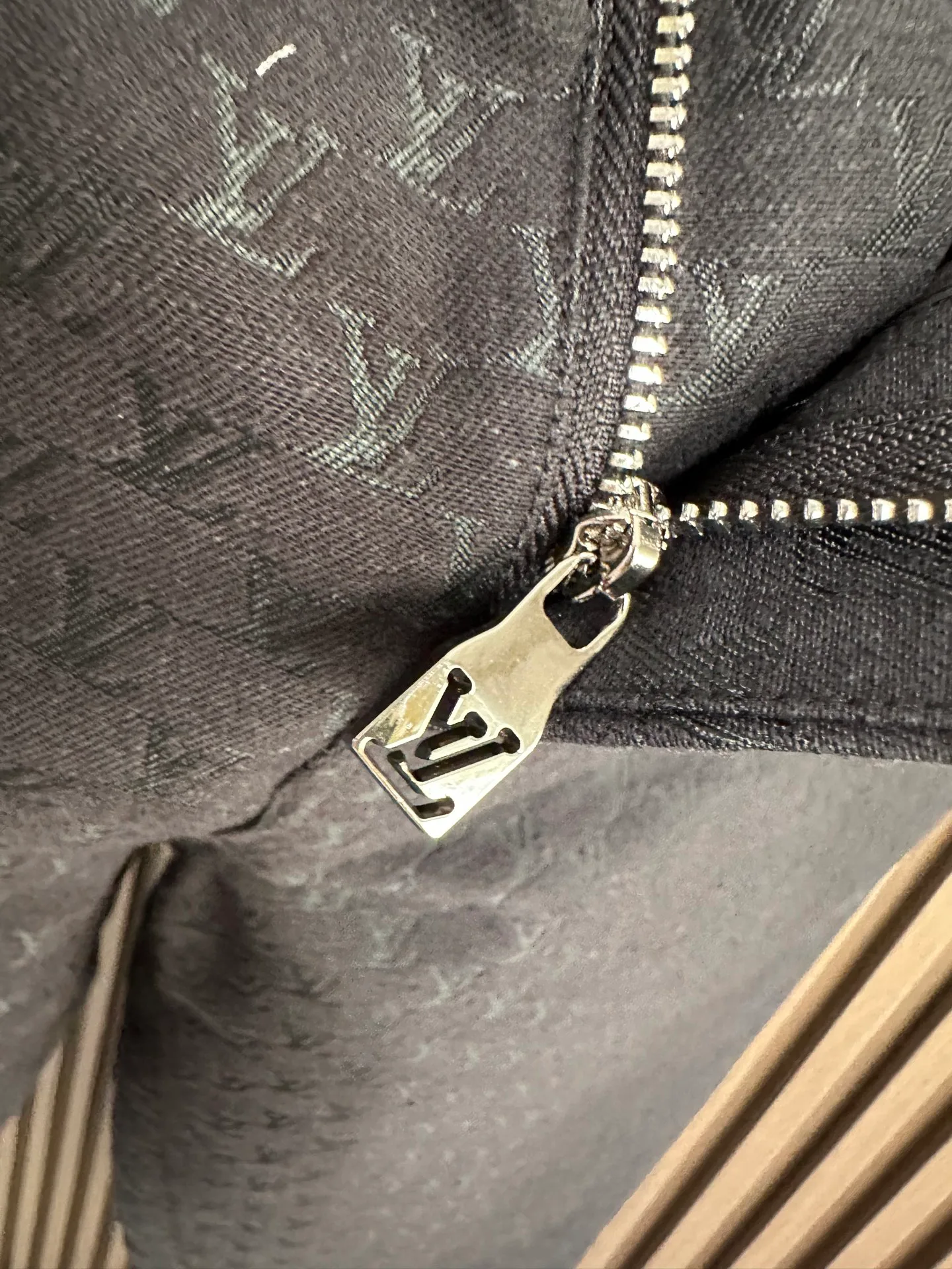 Брюки Мужские Louis Vuitton 283383