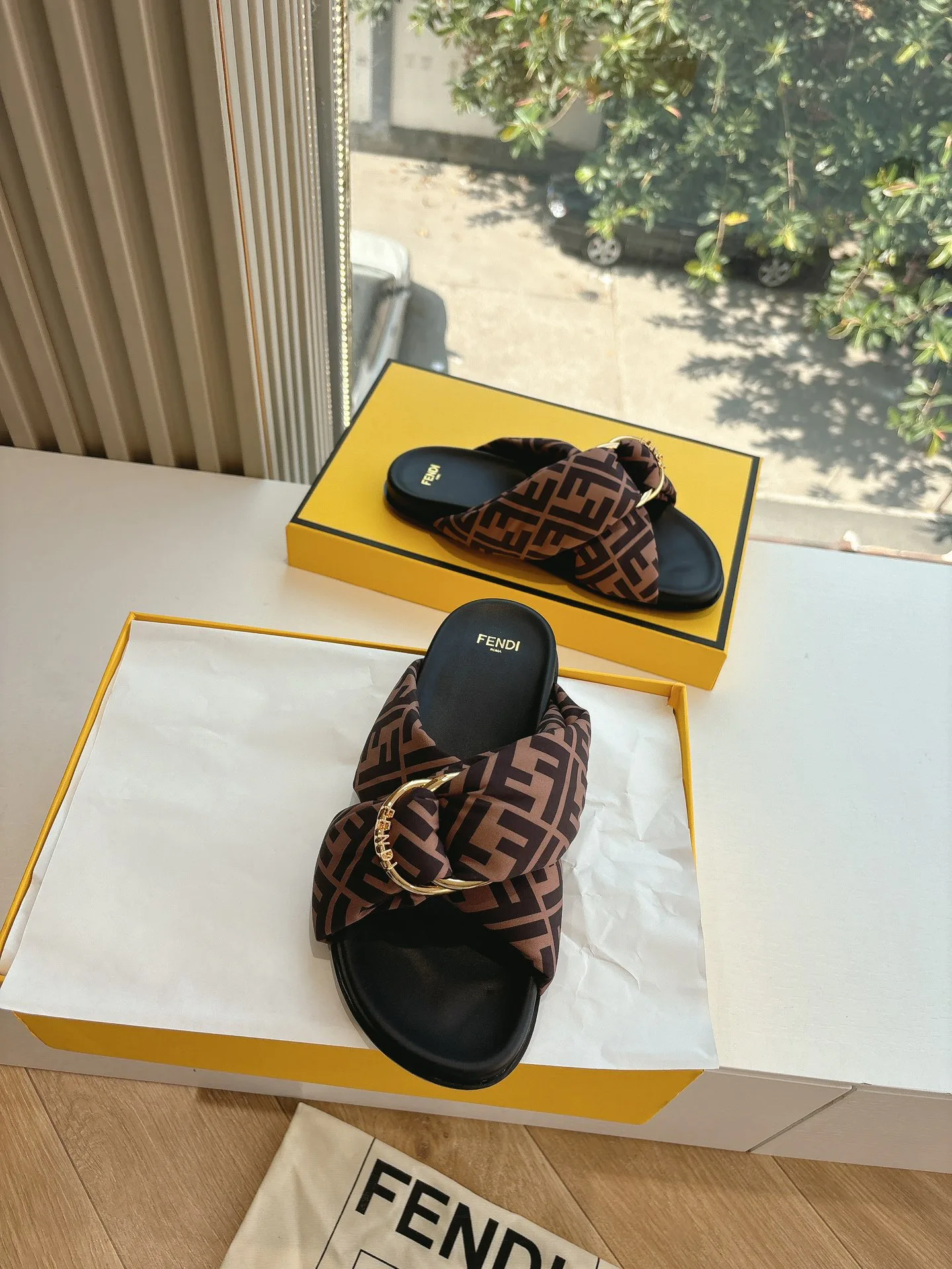 Шлепанцы Женские Fendi 26010