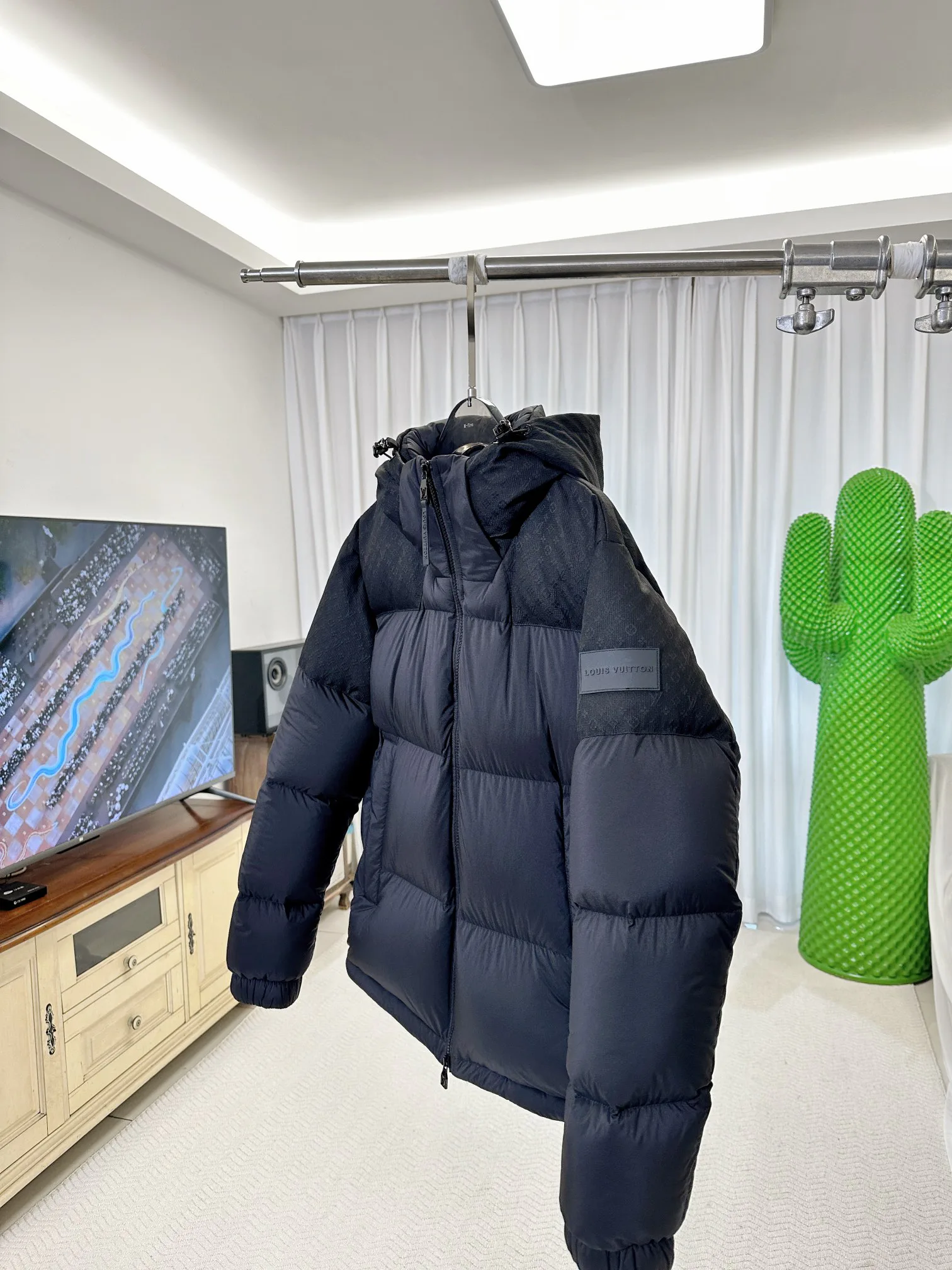 Куртки И Пуховики Женские Louis Vuitton 4443468