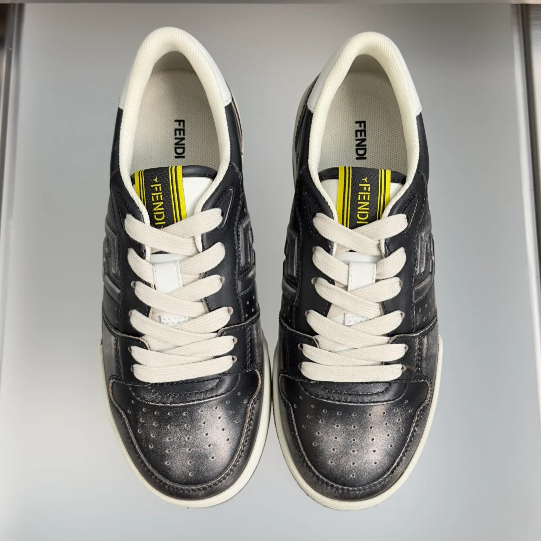 Кроссовки Женские Fendi 17729640