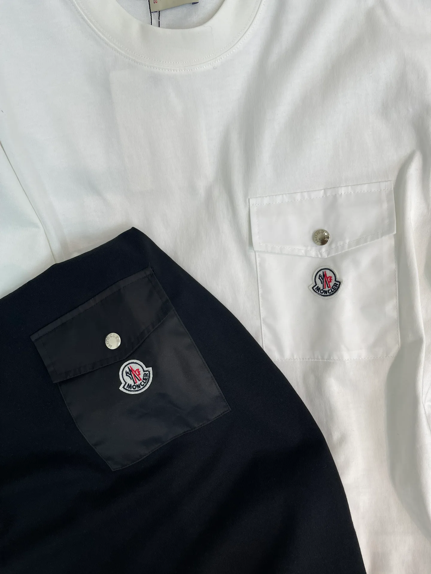 Футболки Женские Moncler 11340571