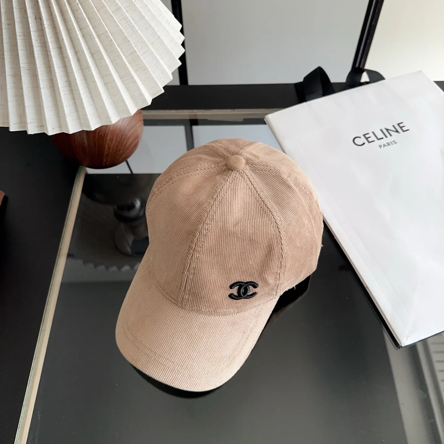 Головные Уборы Chanel 18449985