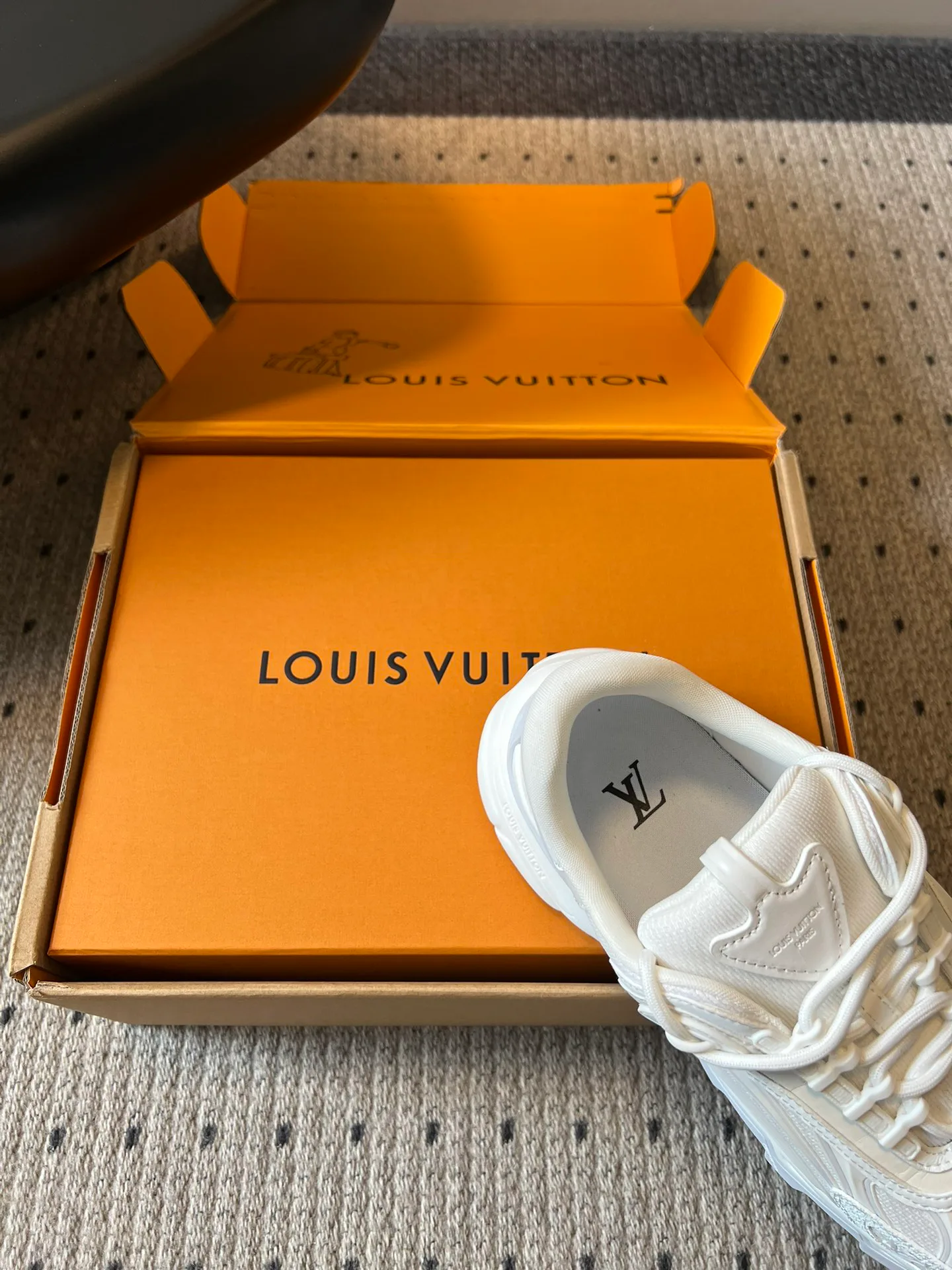 Кроссовки Женские Louis Vuitton 13229268