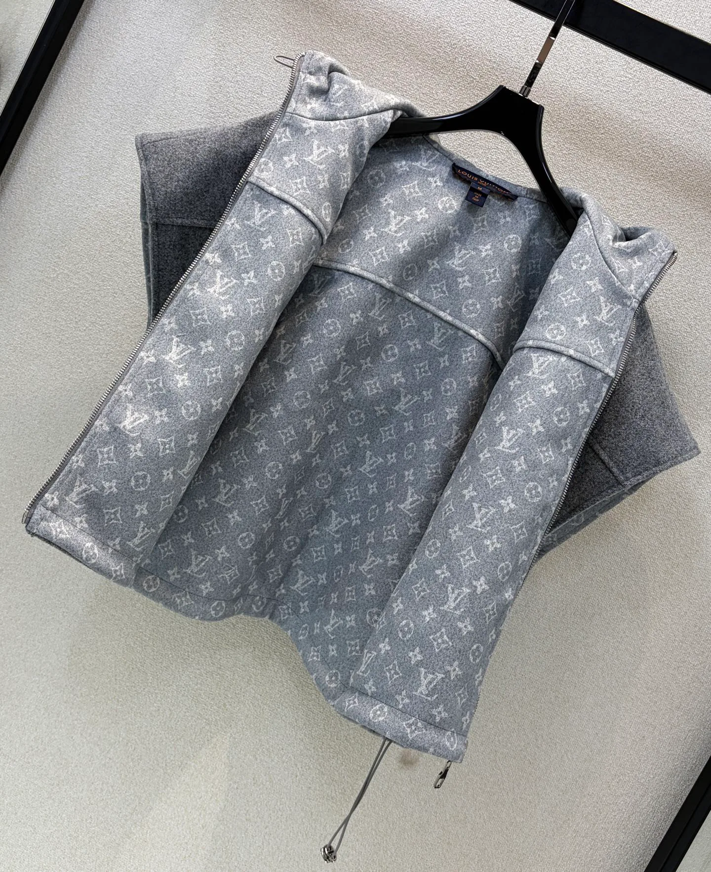Жилеты Женские Louis Vuitton 19335015