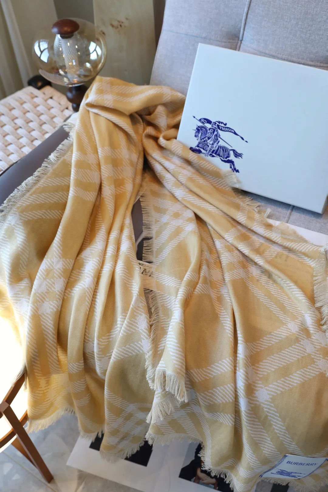 Шарфы Burberry 18419148