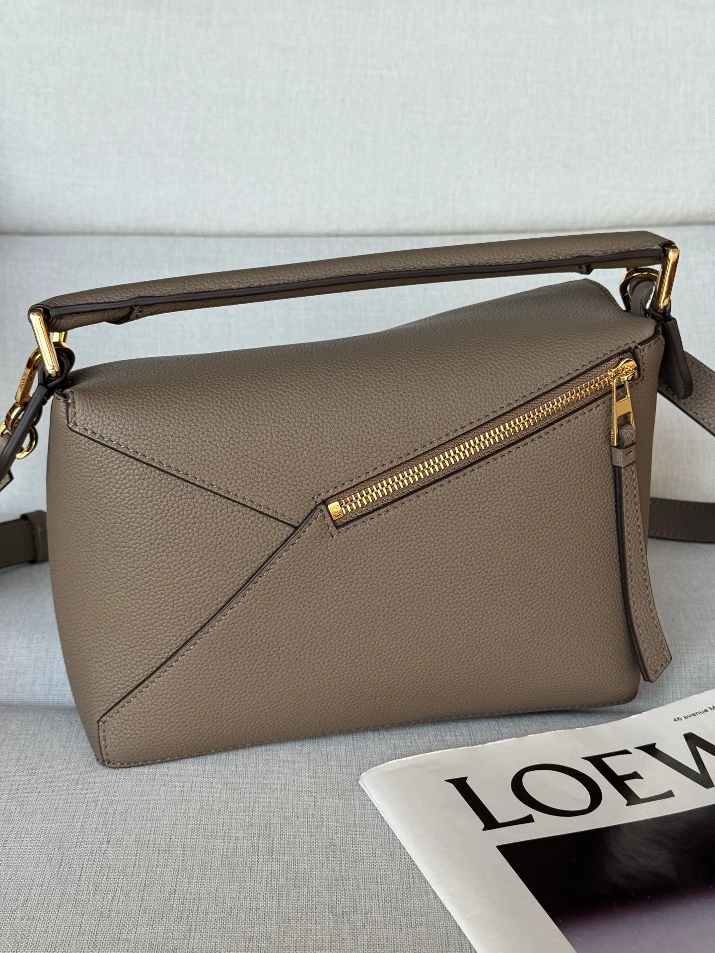 Классические Сумки Женские Loewe 13339552