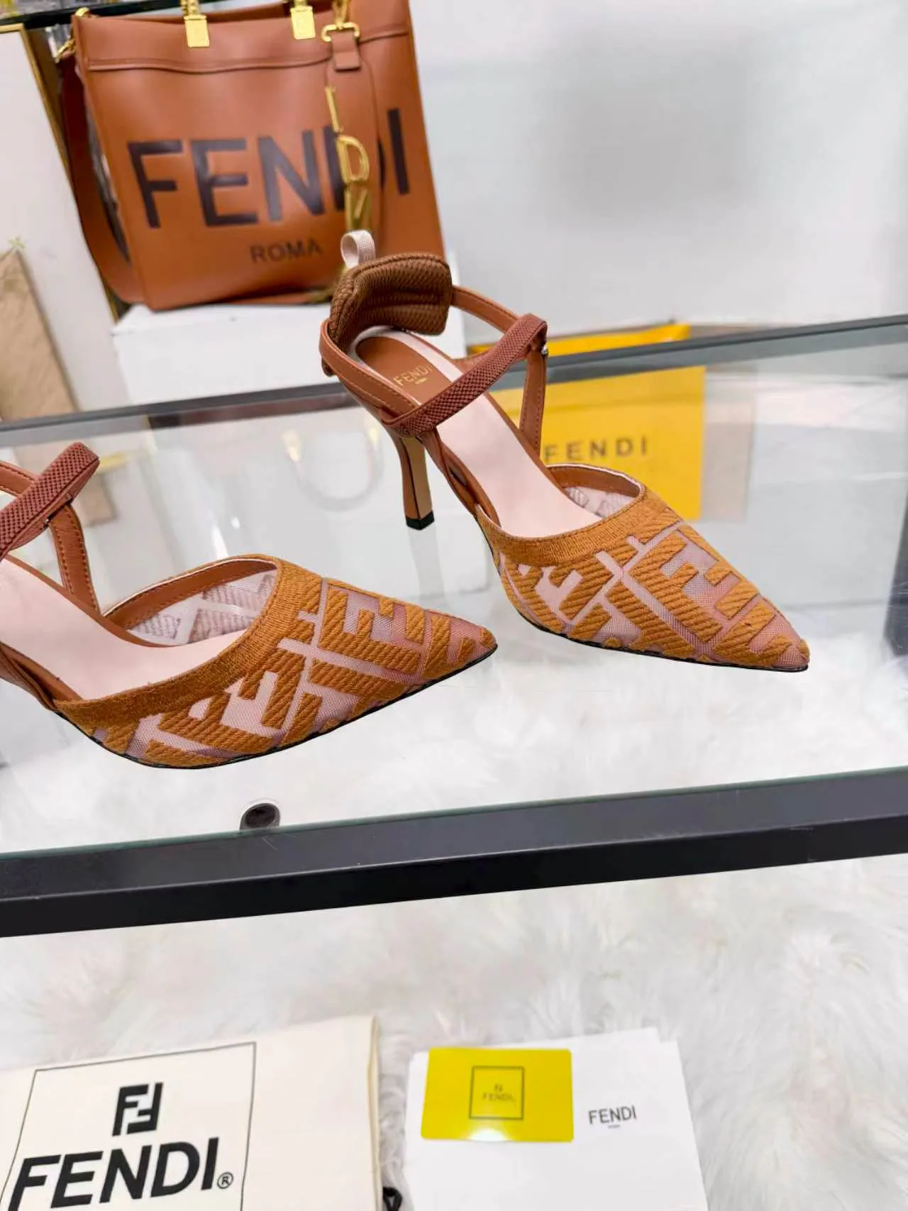Туфли Женские Fendi 18104672