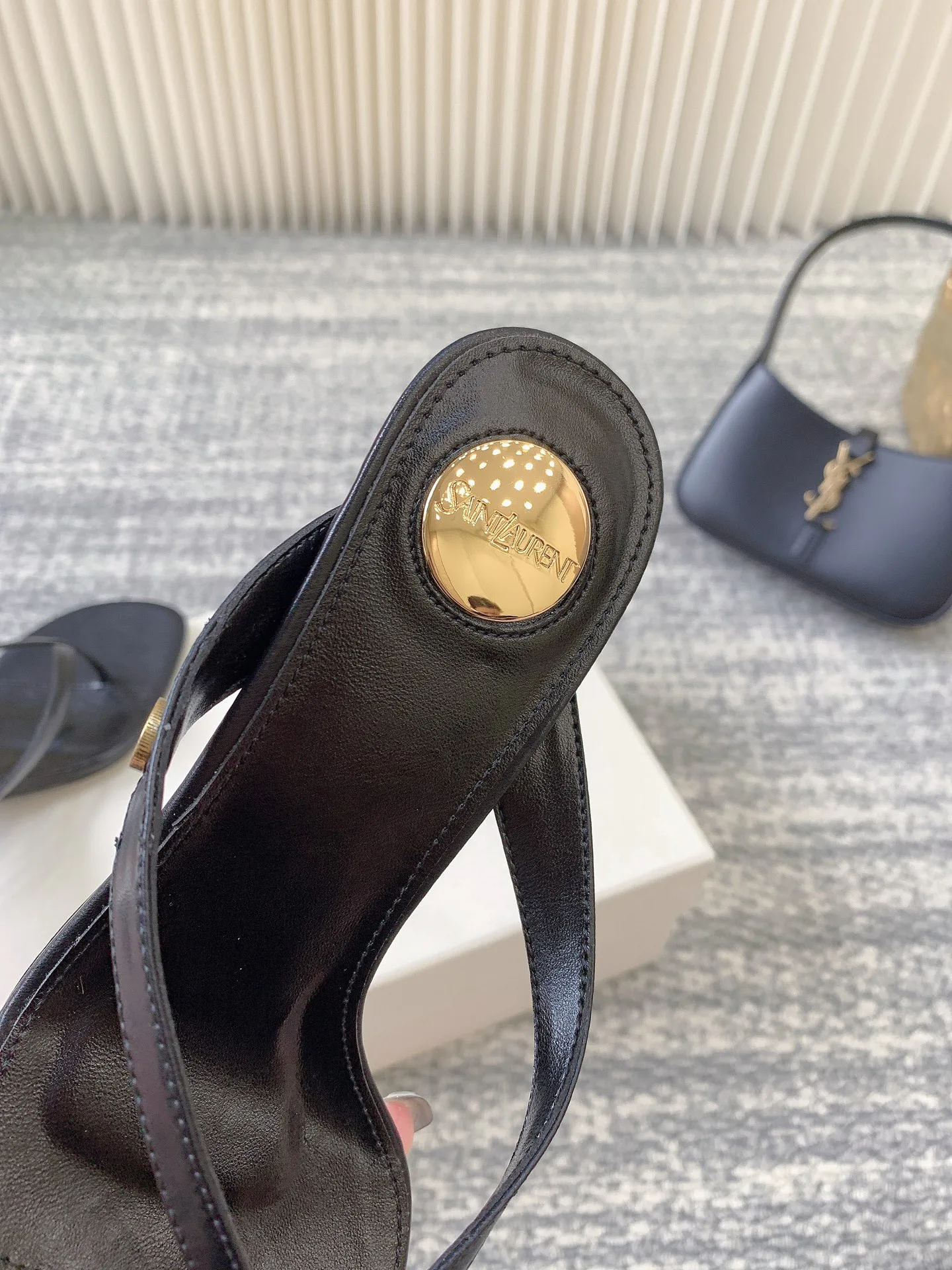 Босоножки Женские Saint Laurent 13229112