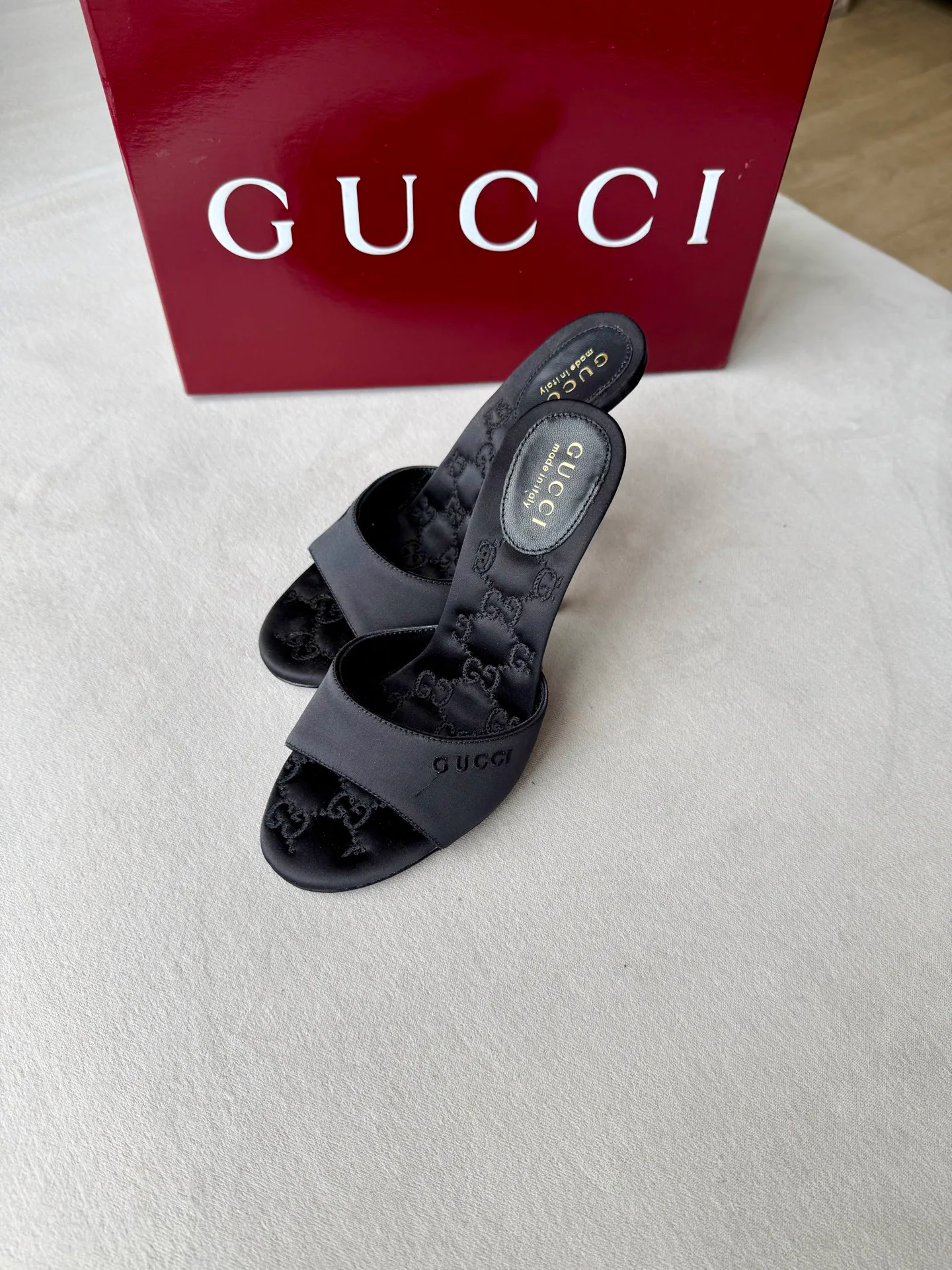 Босоножки Женские Gucci 18120656