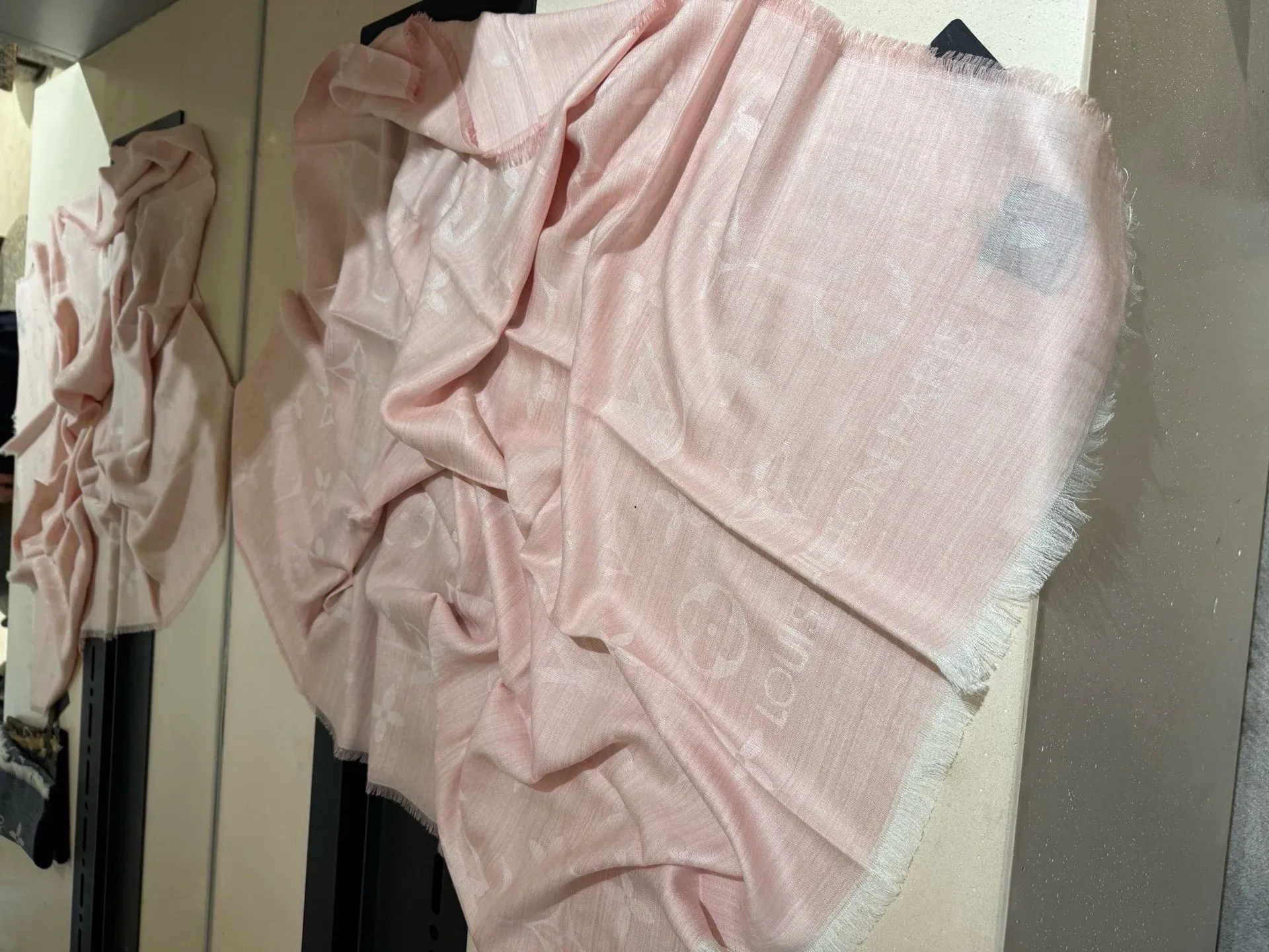 Шарфы Louis Vuitton 752661