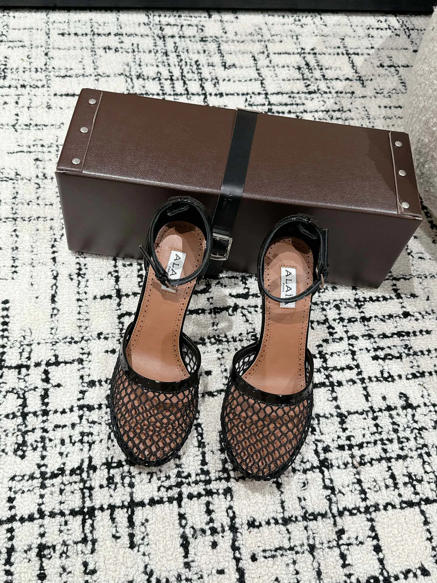 Босоножки Женские Alaia 9472