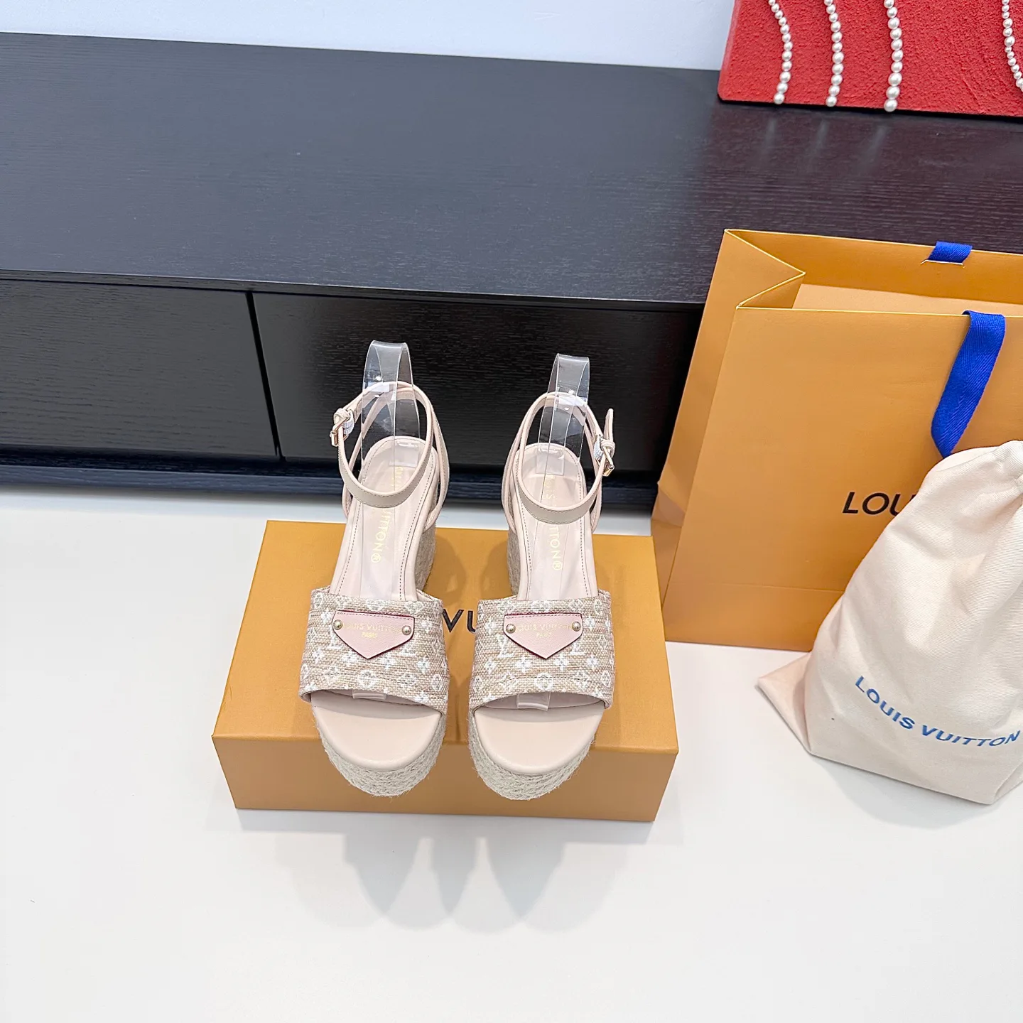 Босоножки Женские Louis Vuitton 11566074