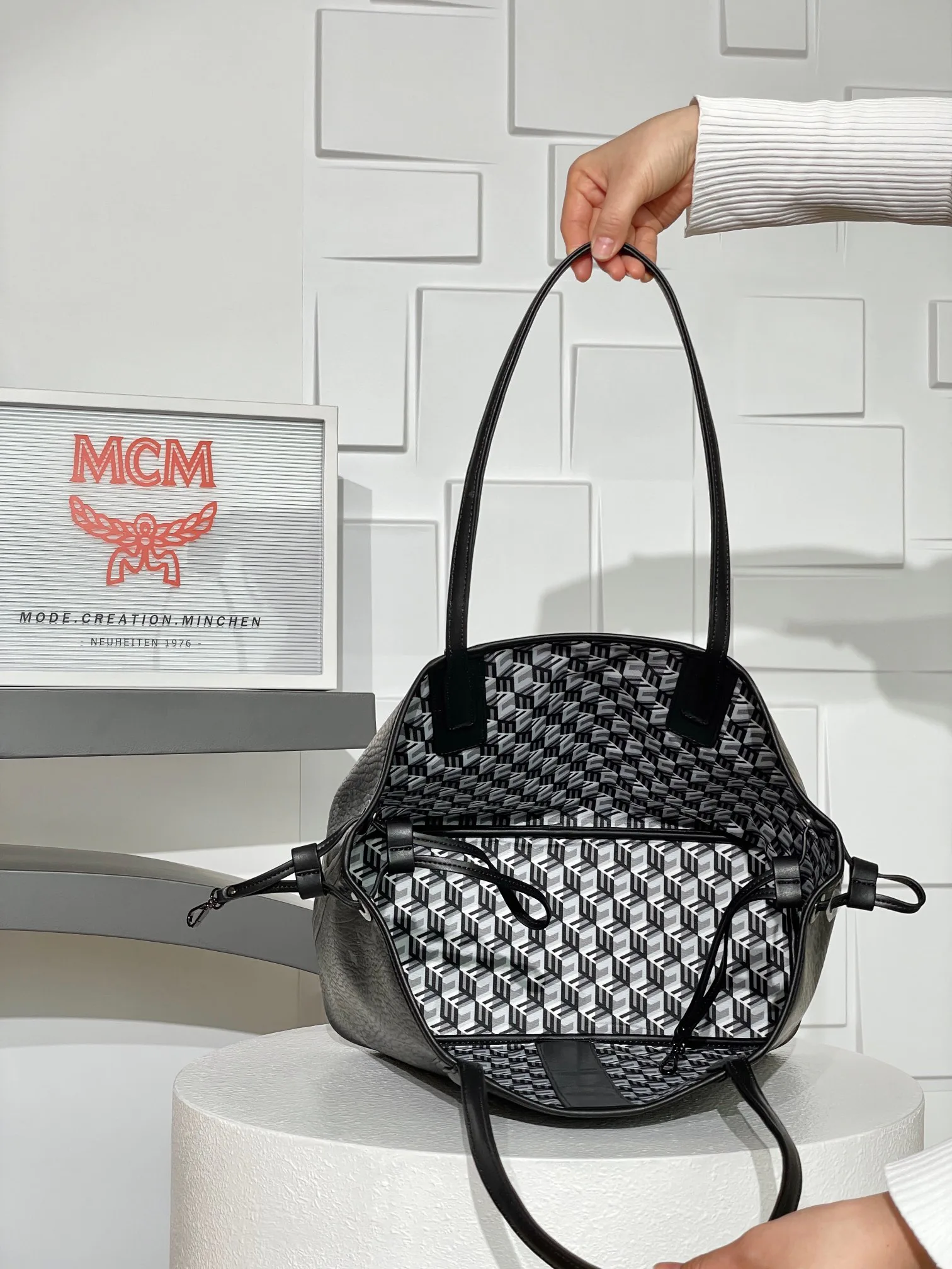 Классические Сумки Женские Mcm 10854017
