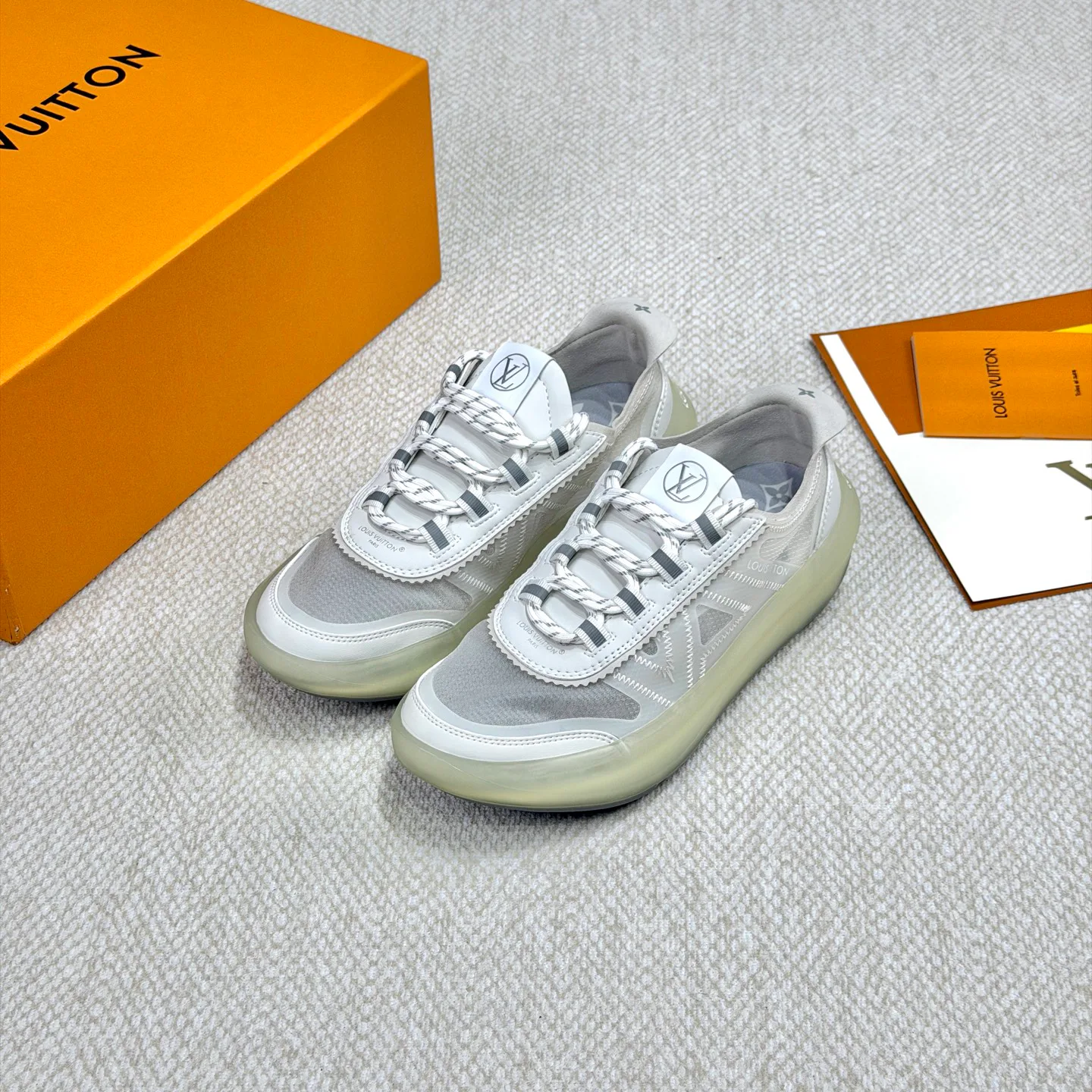 Кроссовки Женские Louis Vuitton 18265147