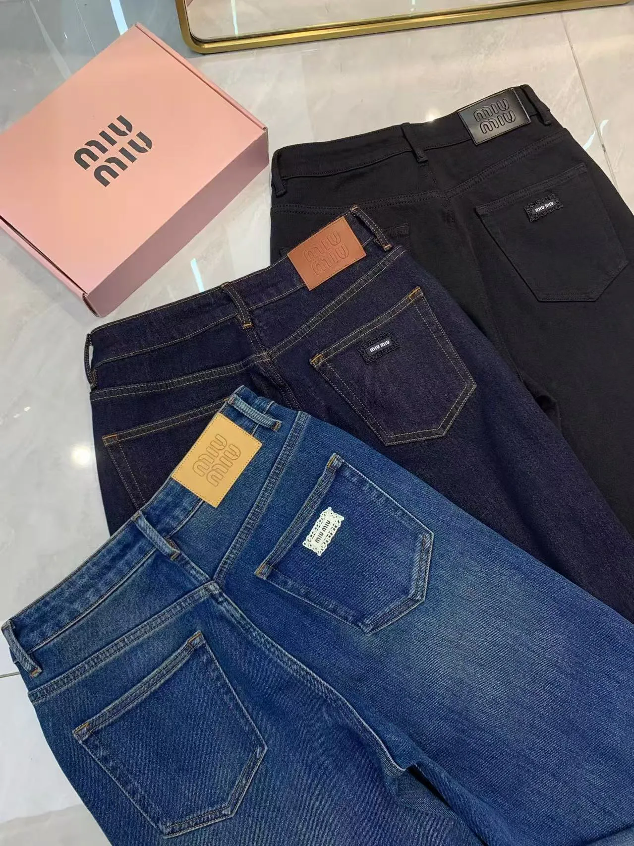 Джинсы Женские Miu Miu 19313504