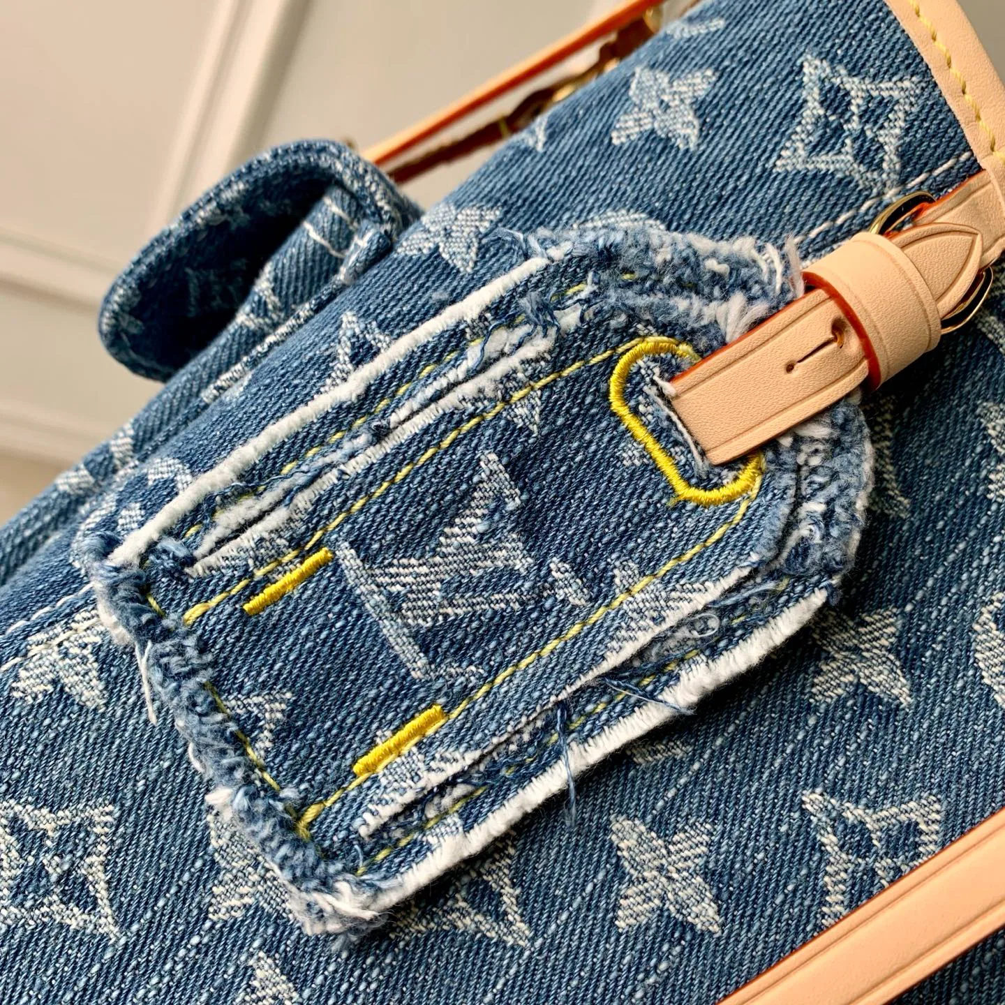 Сумки На Ремне Женские Louis Vuitton 11617430