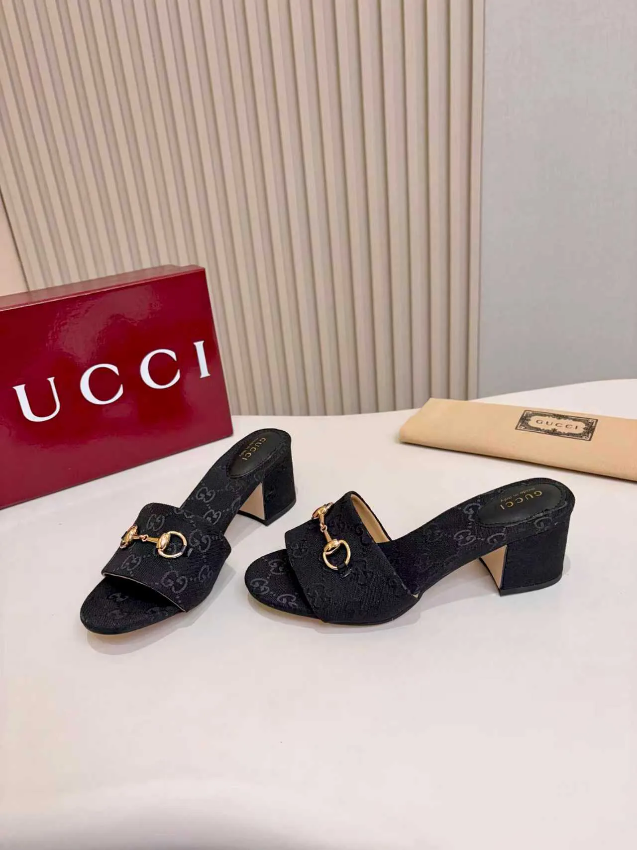 Сандалии Женские Gucci 11674215