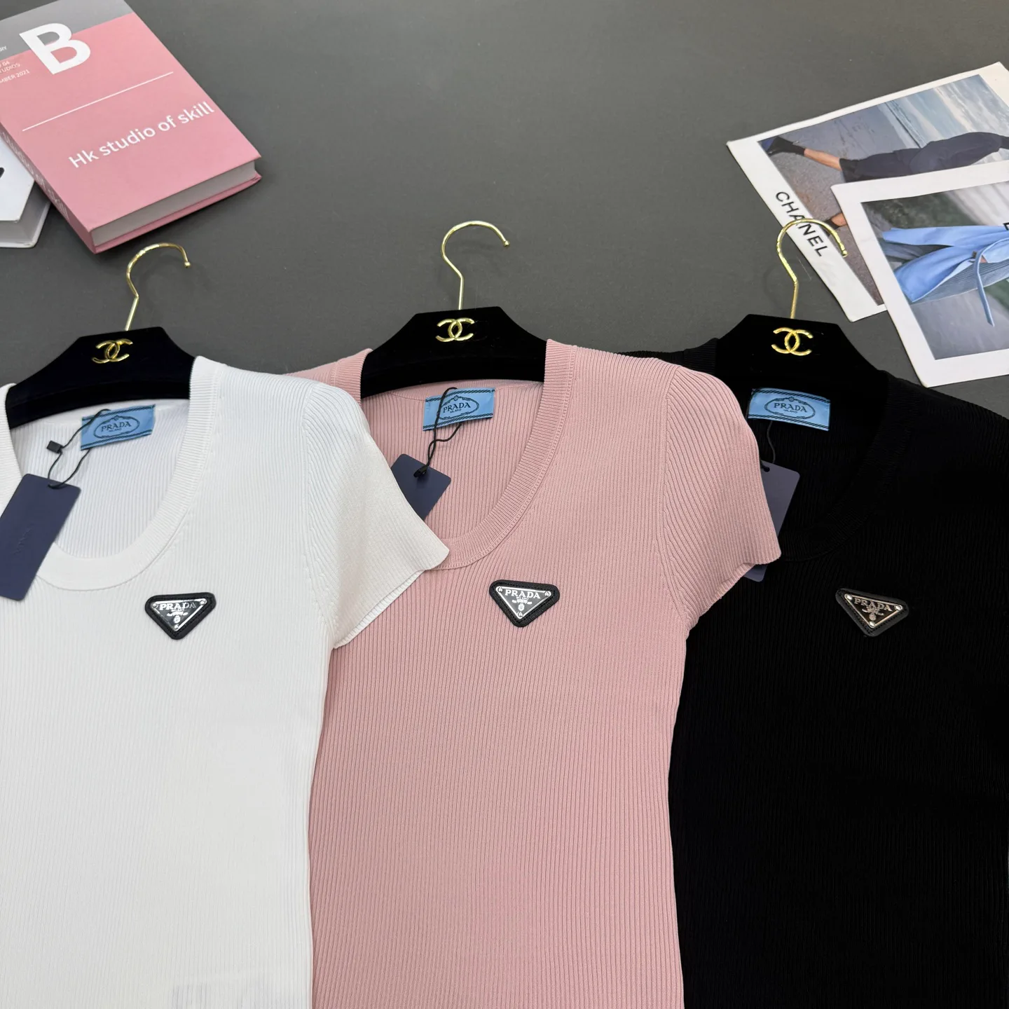 Футболки Женские Prada 27321