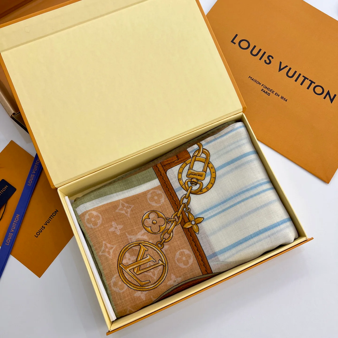 Шарфы Louis Vuitton 589970