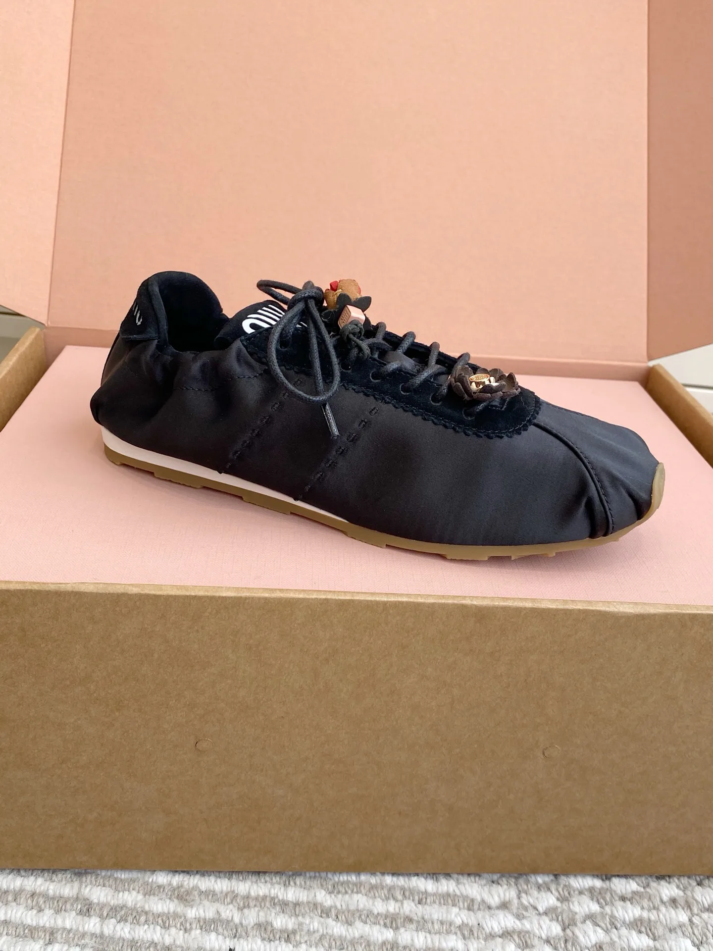 Кроссовки Женские Miu Miu 10957630