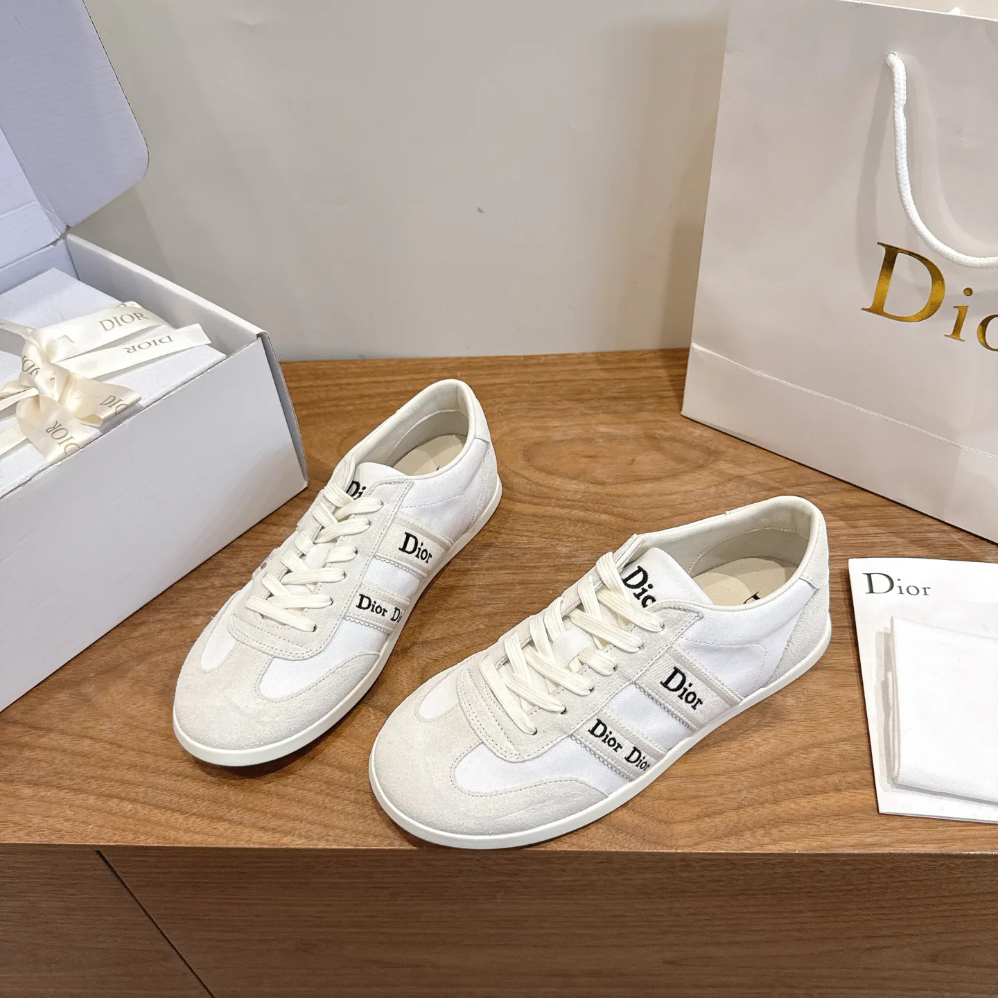 Кроссовки Женские Christian Dior 17467321