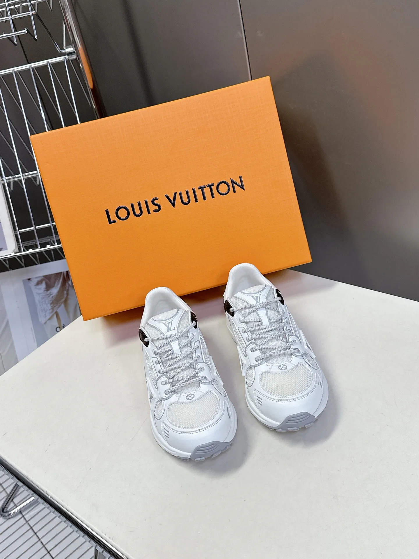 Кроссовки Женские Louis Vuitton 11152715