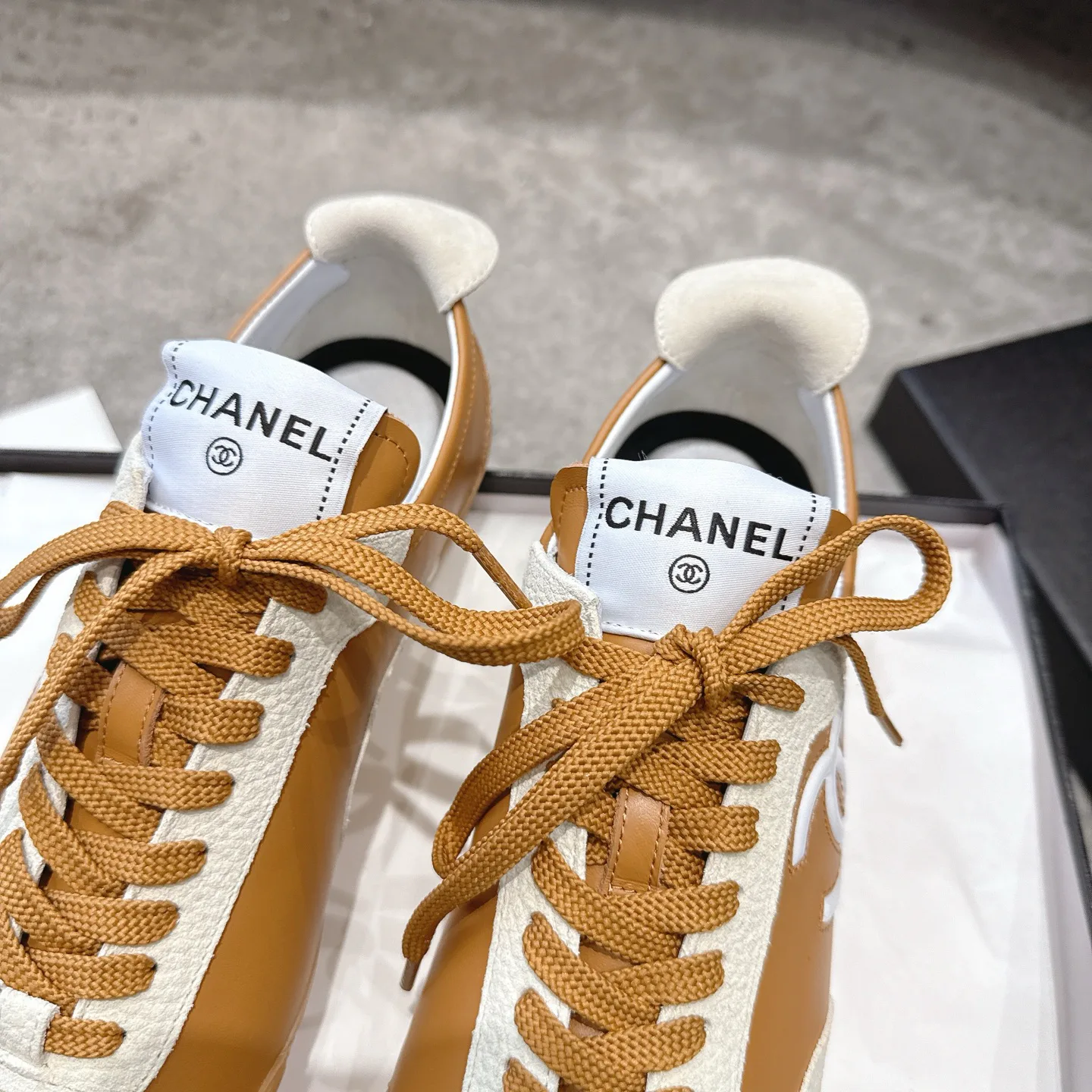Кроссовки Женские Chanel 11407458
