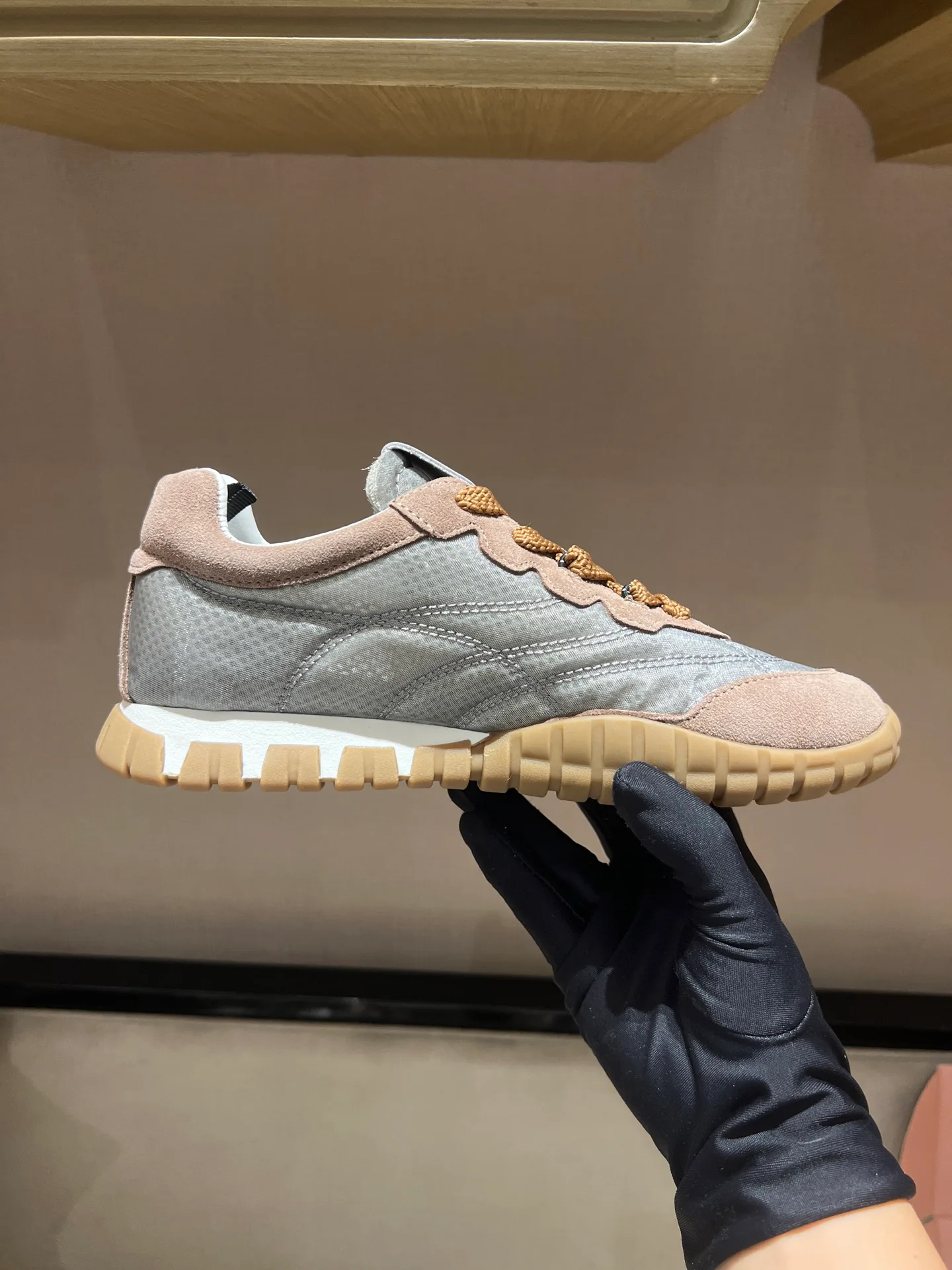 Кроссовки Женские Miu Miu 18020564