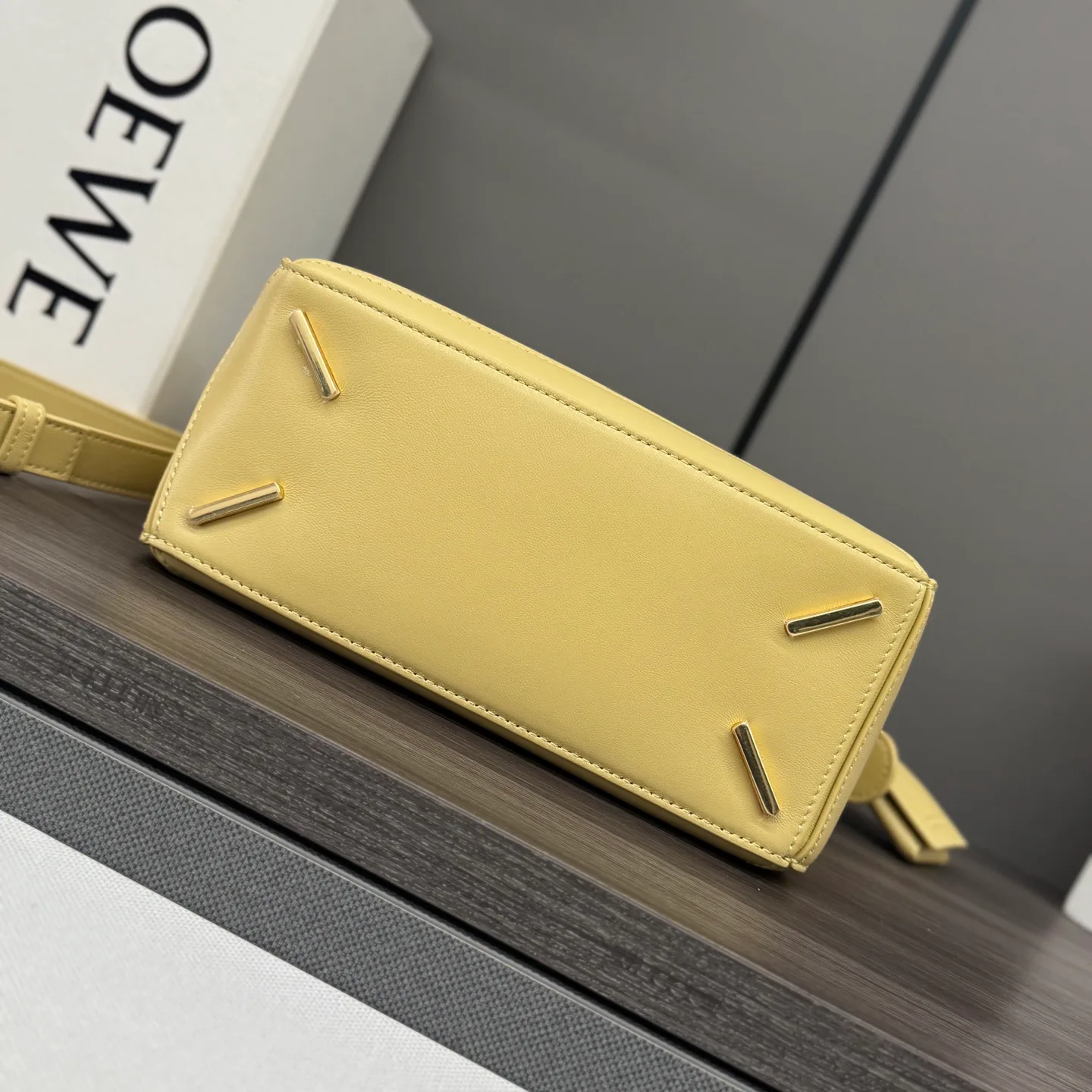 Классические Сумки Женские Loewe 17270386
