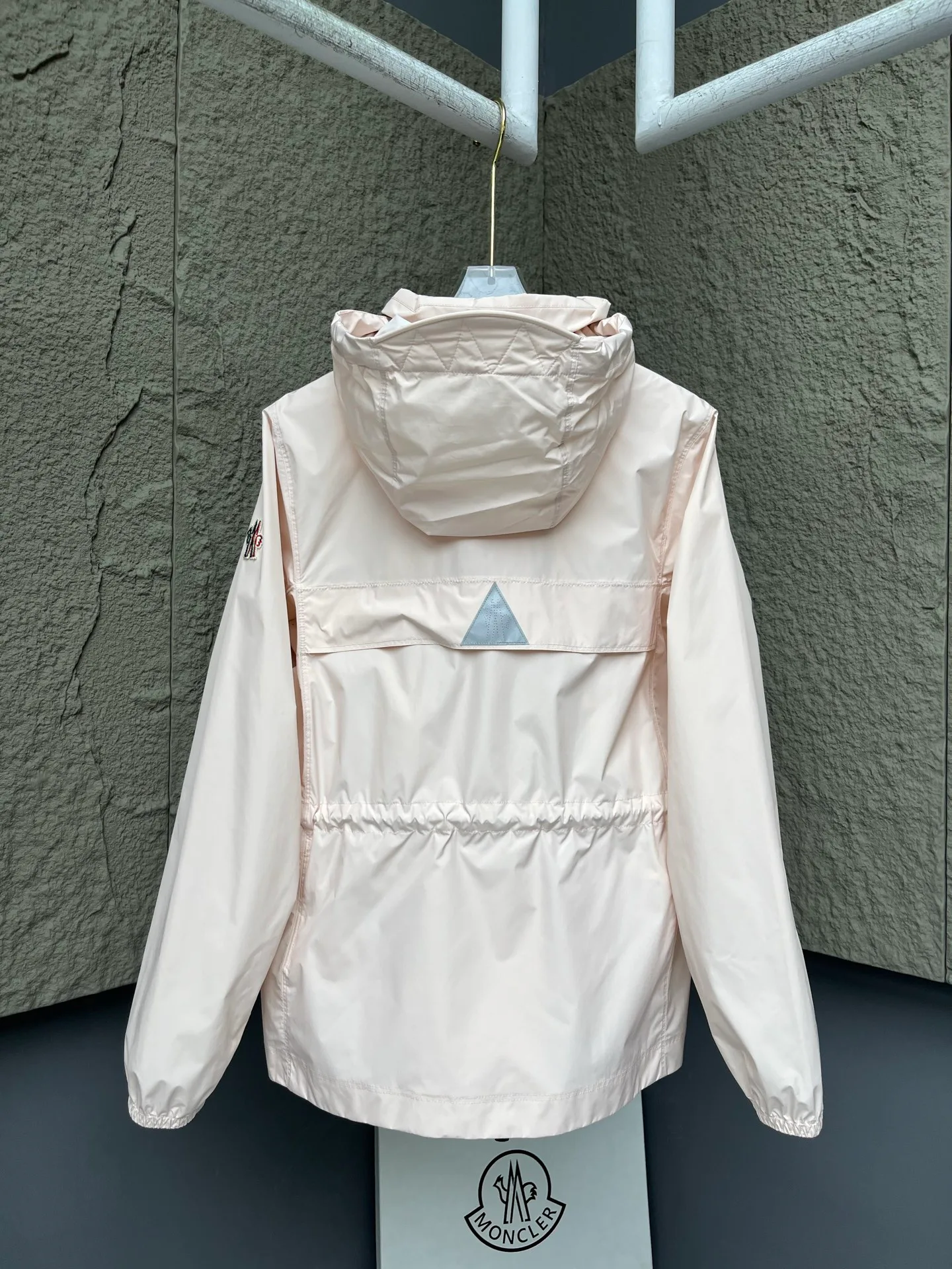 Куртки И Пуховики Женские Moncler 14179696