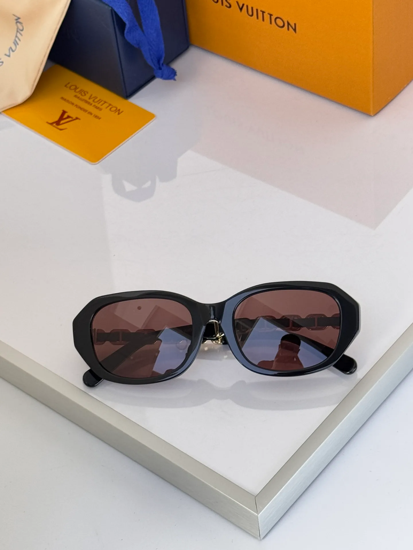 Очки Louis Vuitton 1973078