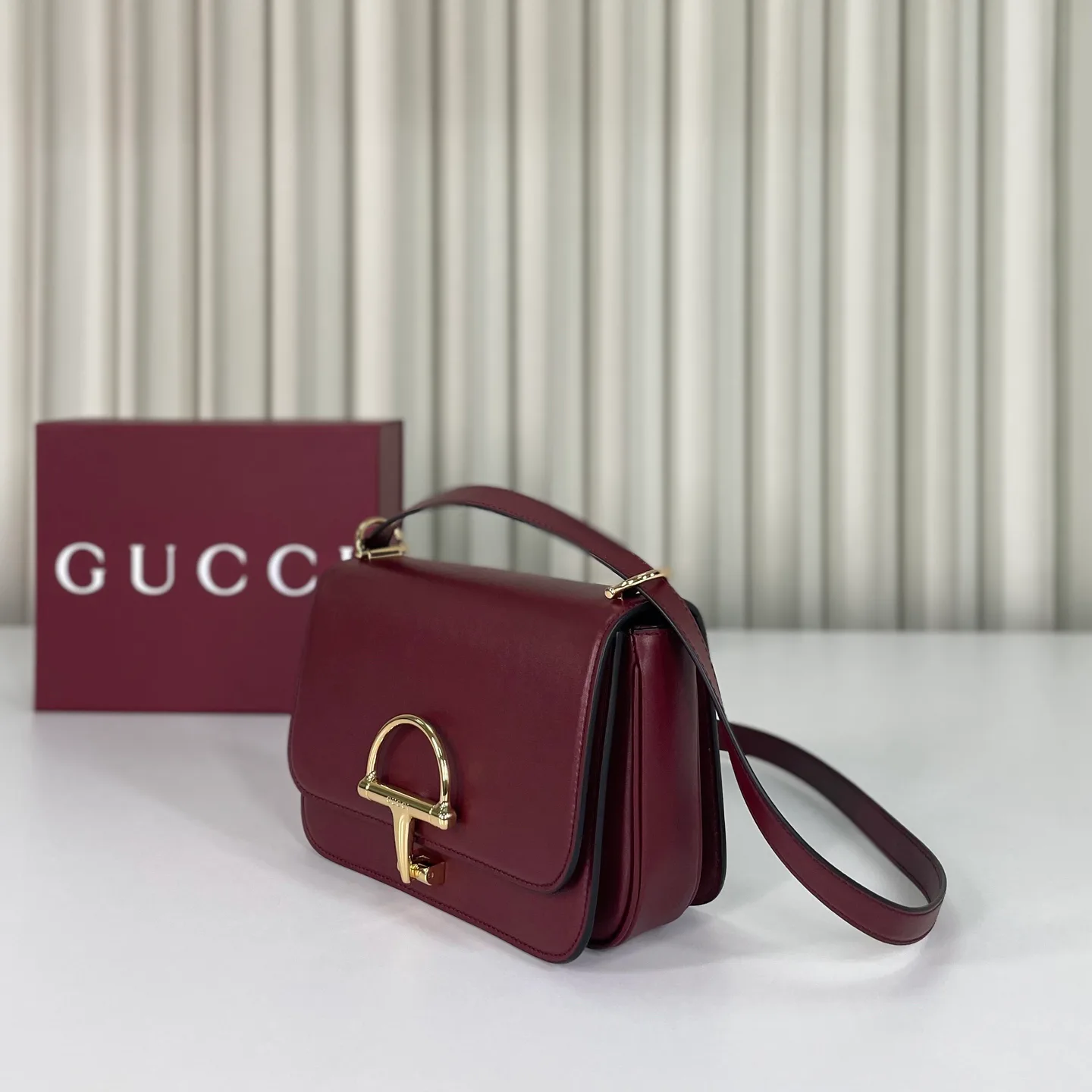 Классические Сумки Женские Gucci 12795289