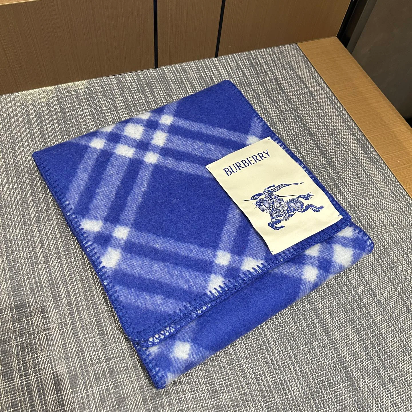 Шарфы Burberry 257001