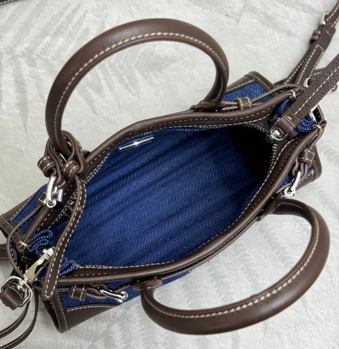 Классические Сумки Женские Prada 13223427