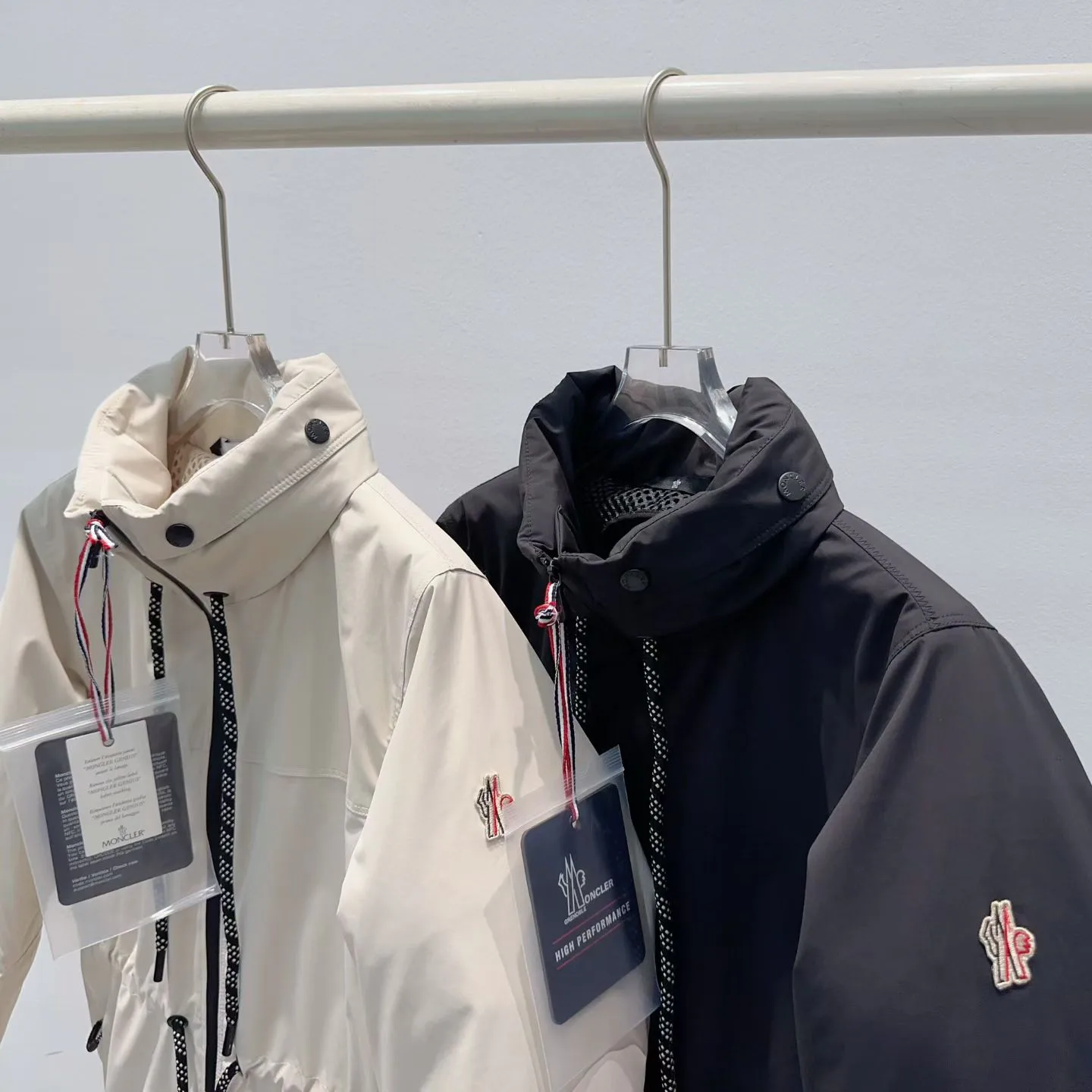 Куртки И Пуховики Женские Moncler 18374113