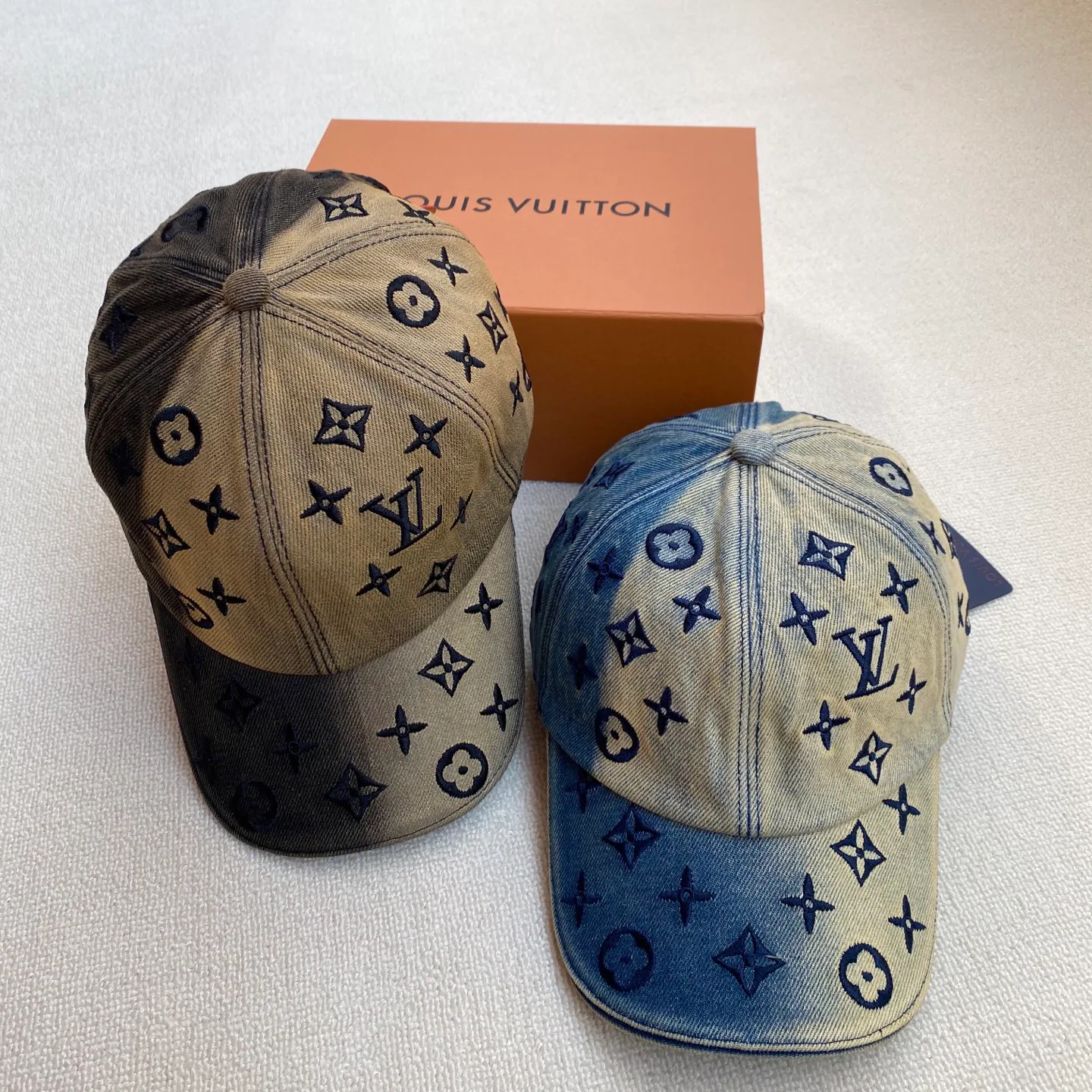 Головные Уборы Louis Vuitton 13302299