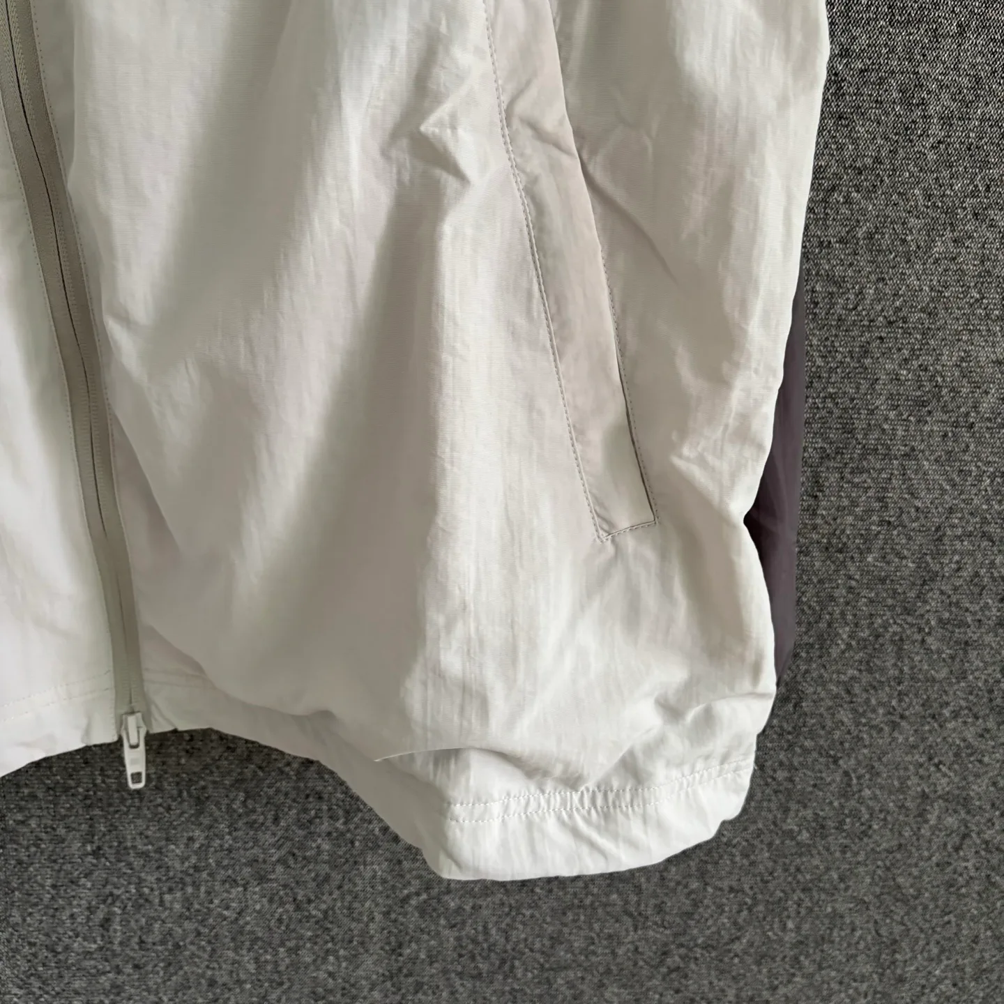 Куртки И Пуховики Женские Balenciaga 13222589